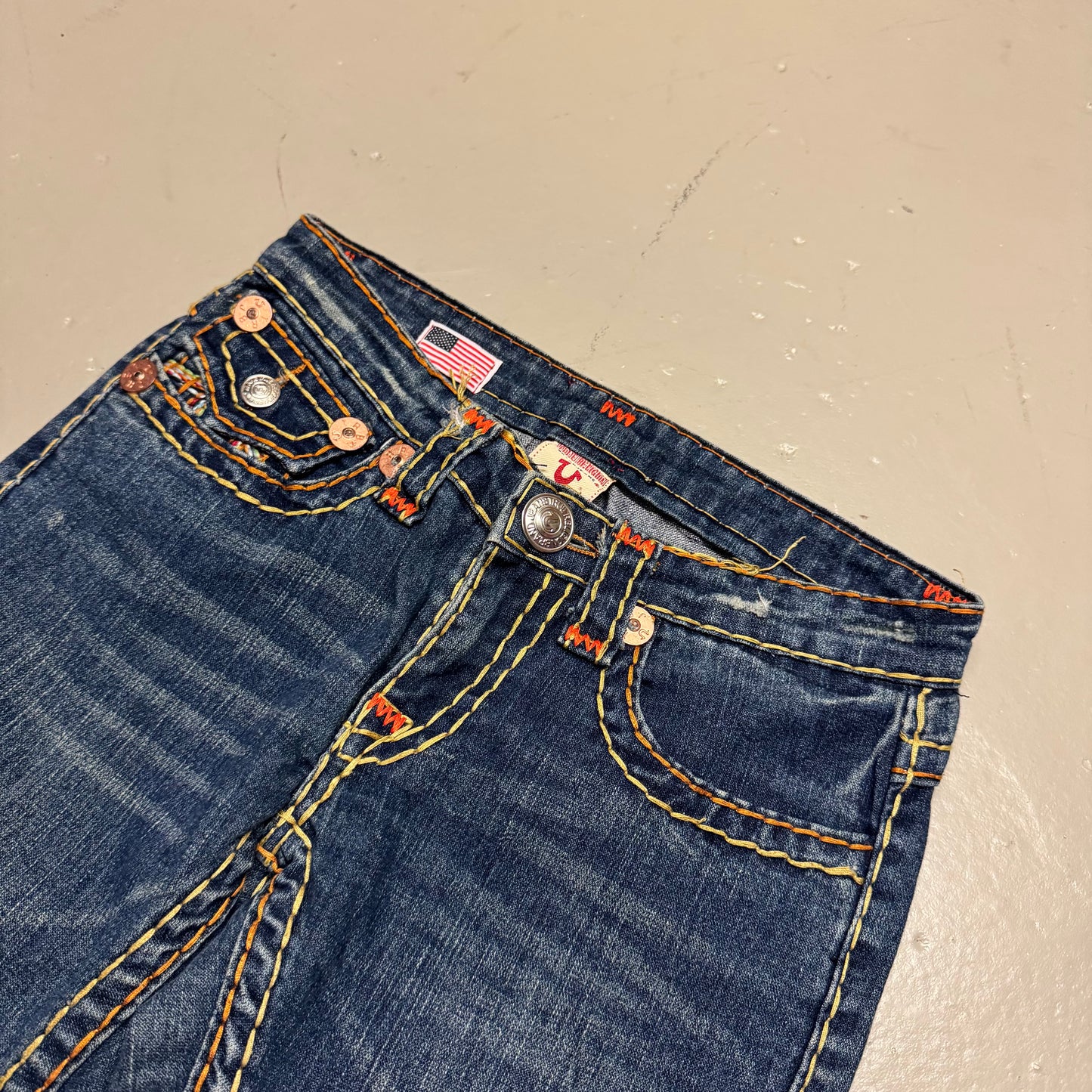2000‘s True Religion Low Waist/Flared Jeans Women‘s (S)