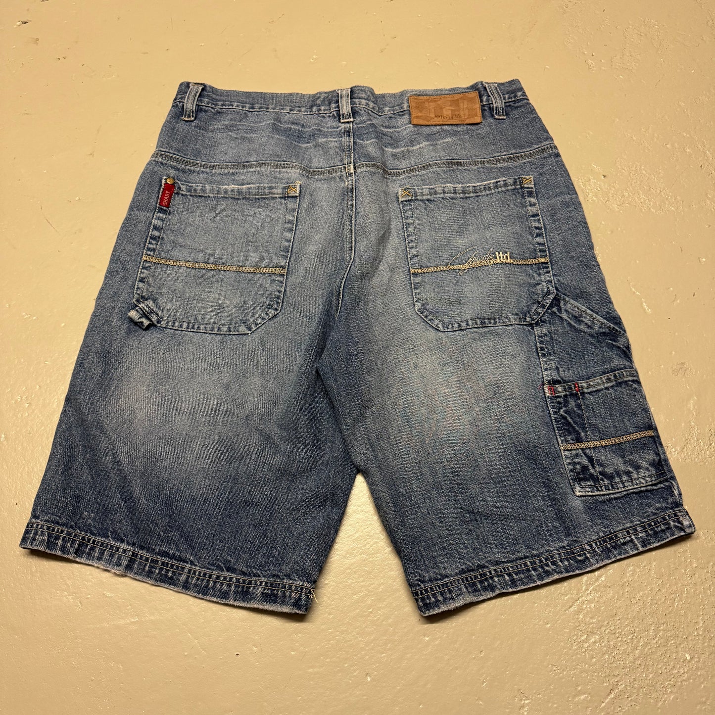 2000‘s Shady ltd. Hip Hop Shorts/Jorts *rare (W38)