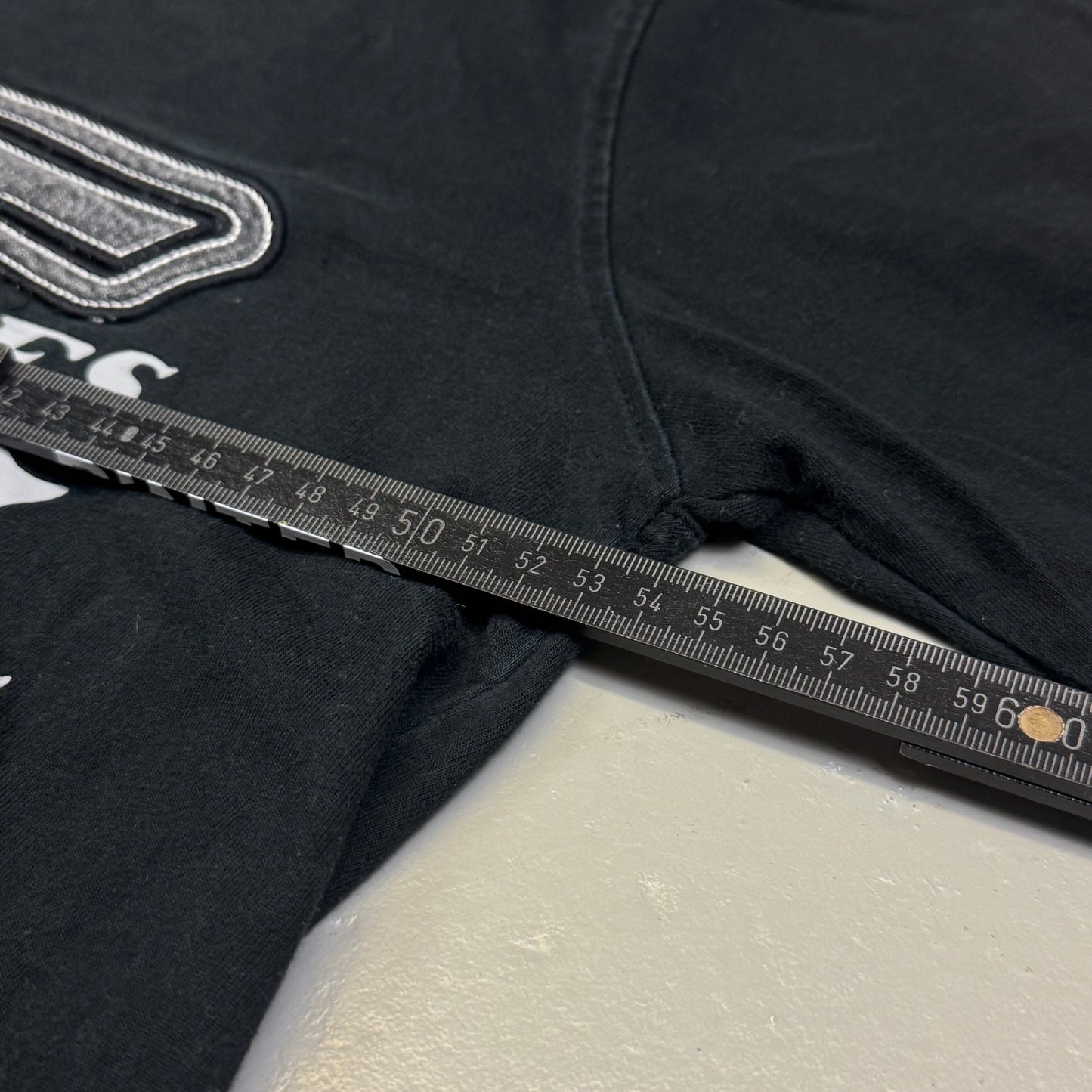 2000‘s LA Lakers Basketball Sweater *rare (M)