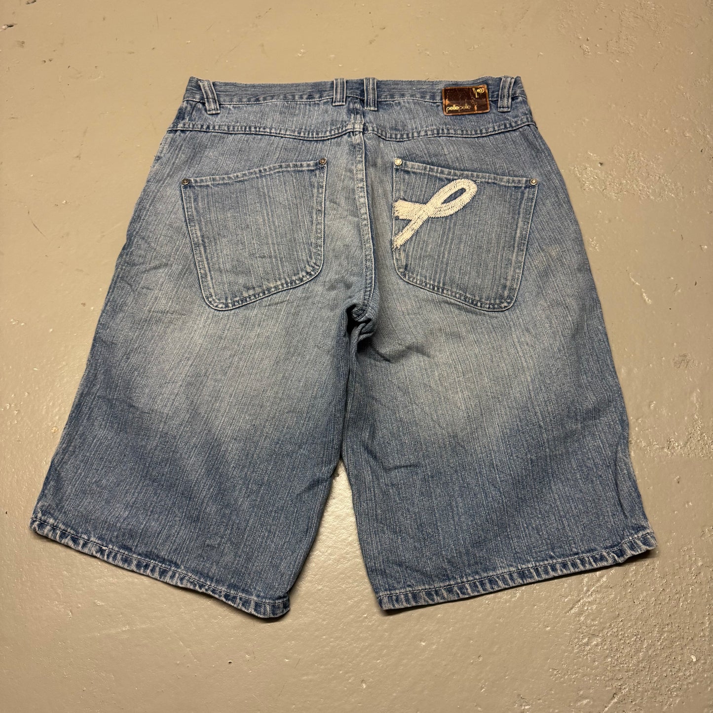 2000‘s Pelle Pelle Hip Hop Shorts/Jorts *rare (W36)