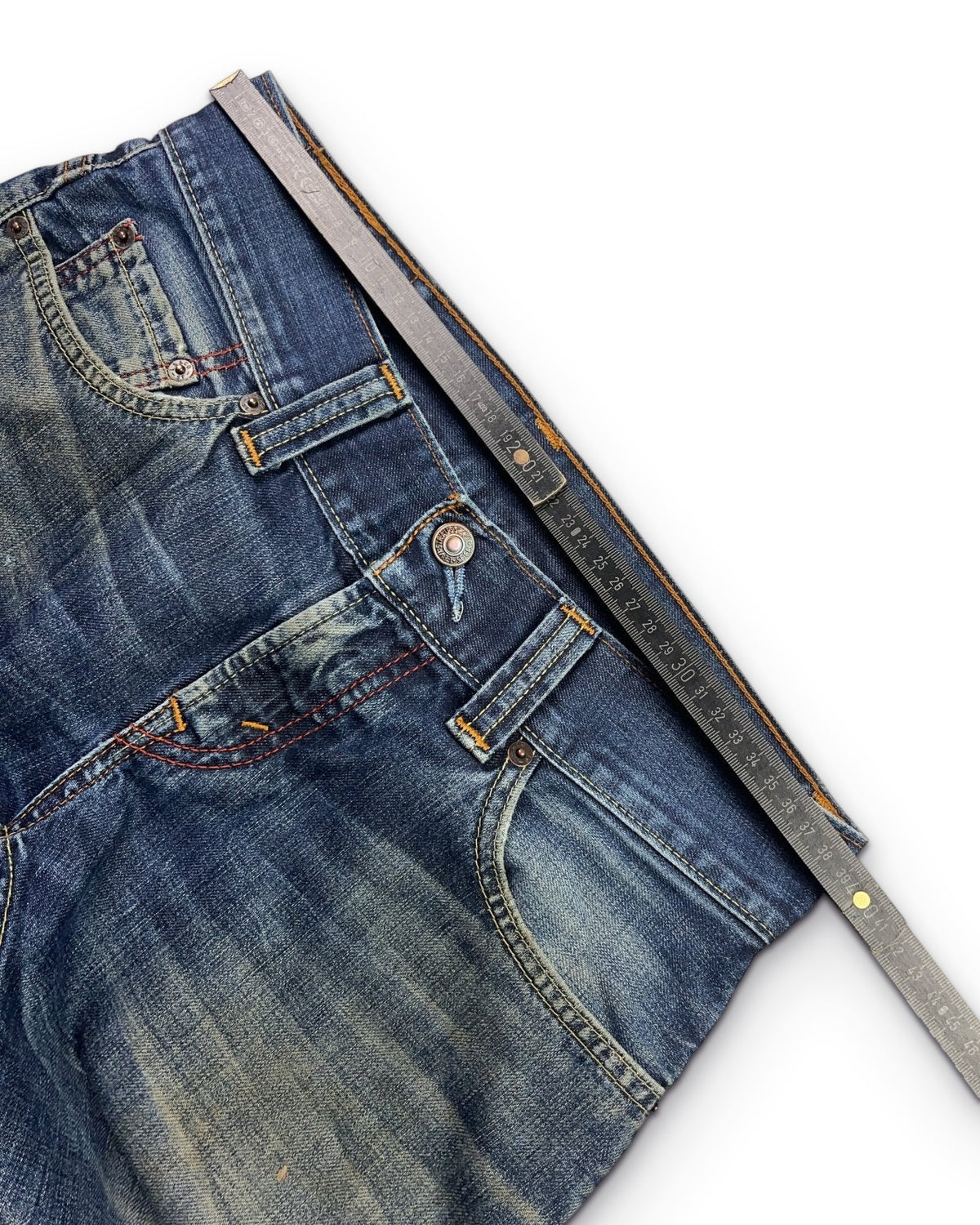 2000's Levi's Straight Jeans Women's * 29x30 (S) - Lennys Vintage
