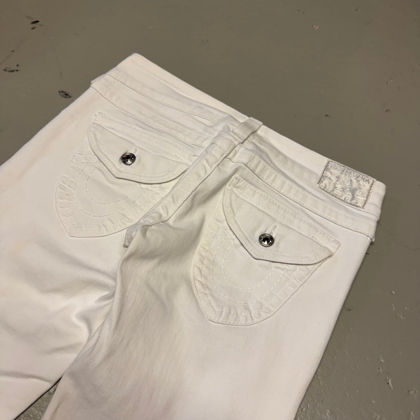 2000‘s True Religion Low Waist Jeans Women‘s (Size 27) - Lennys Vintage