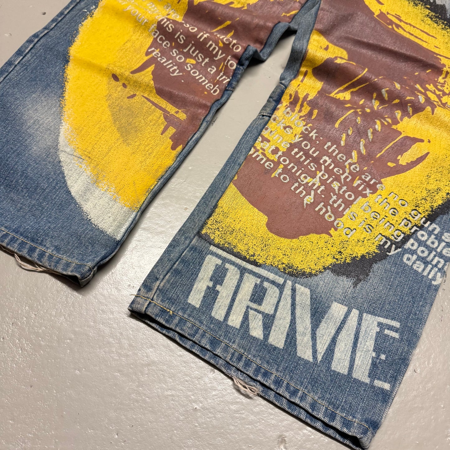 2000‘s Welcome To The Hood Hip Hop Baggy Jeans *very rare 32x34
