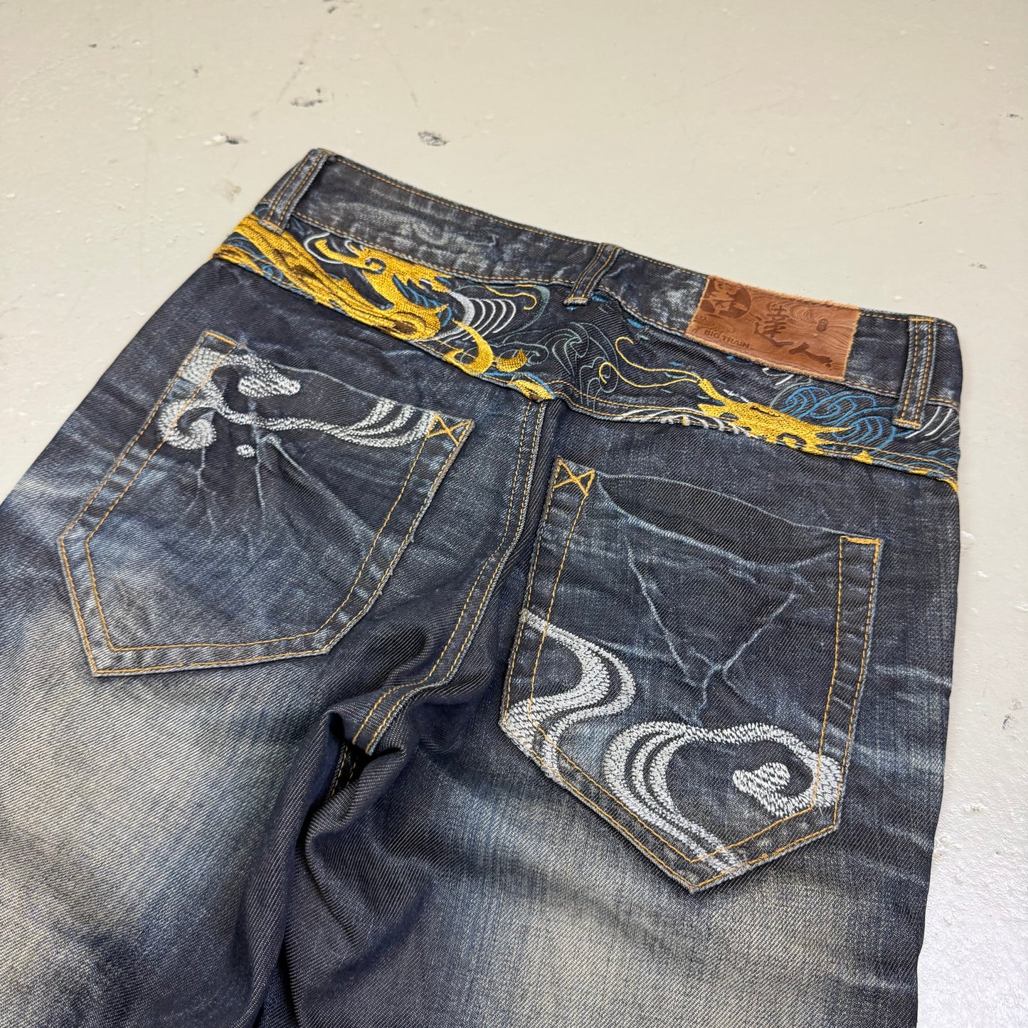 2000’s Osaka Big Train Baggy/Straight Jeans *very rare 30x30