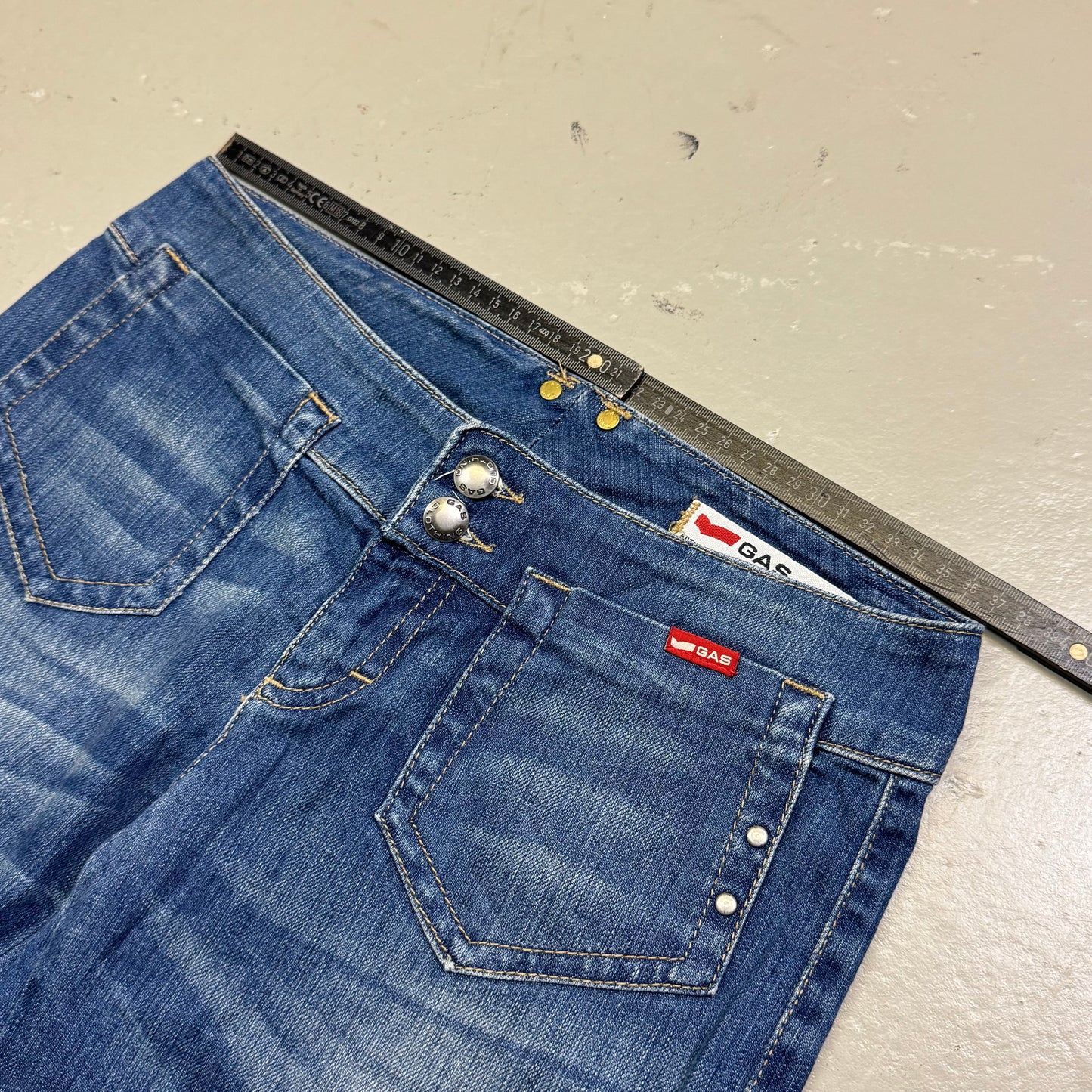 2000’s Gas Low Waist Bootcut Jeans Women’s (Size 27)