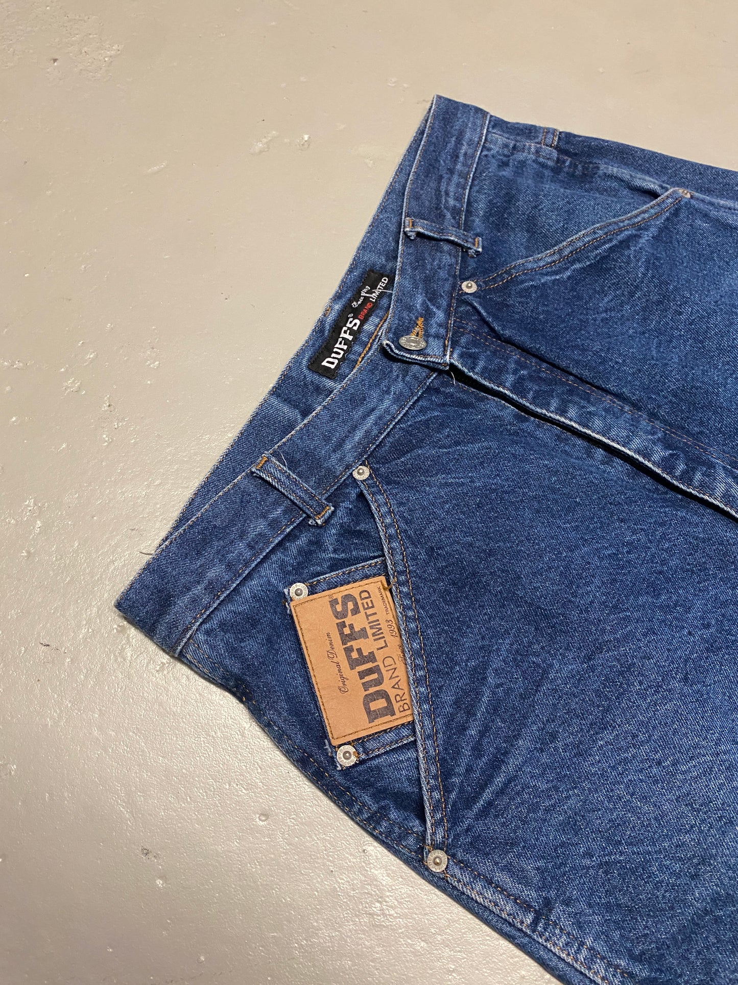 2000's Duffs Heavy Denim Shorts/Jorts (W32)