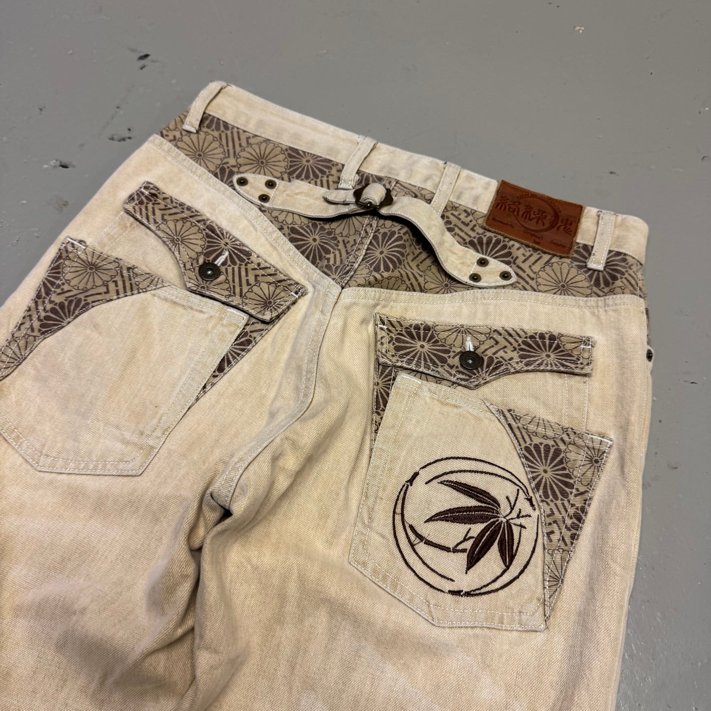 2000‘s Karakuri Tamashii Japanese Archive Baggy Jeans *extremely rare 31x30