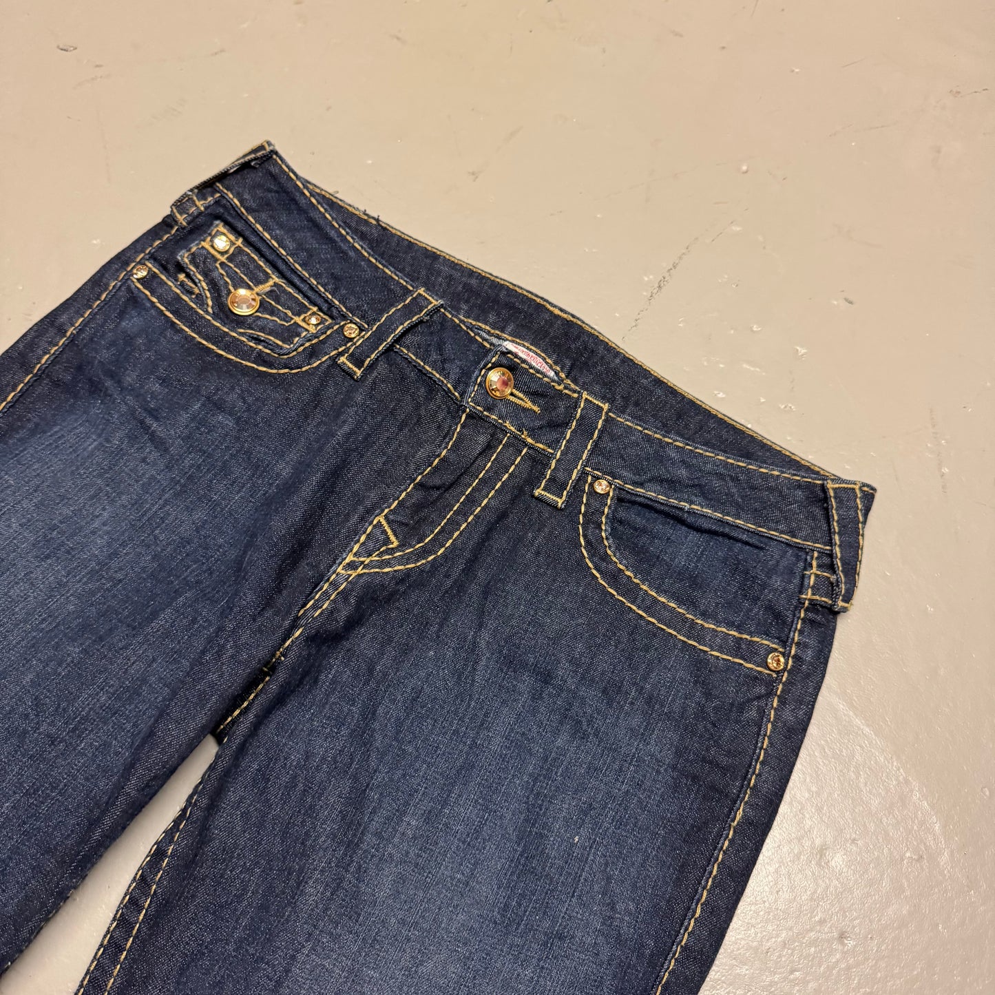 2000‘s True Religion Low Waist/Flared Jeans Women‘s 30x32