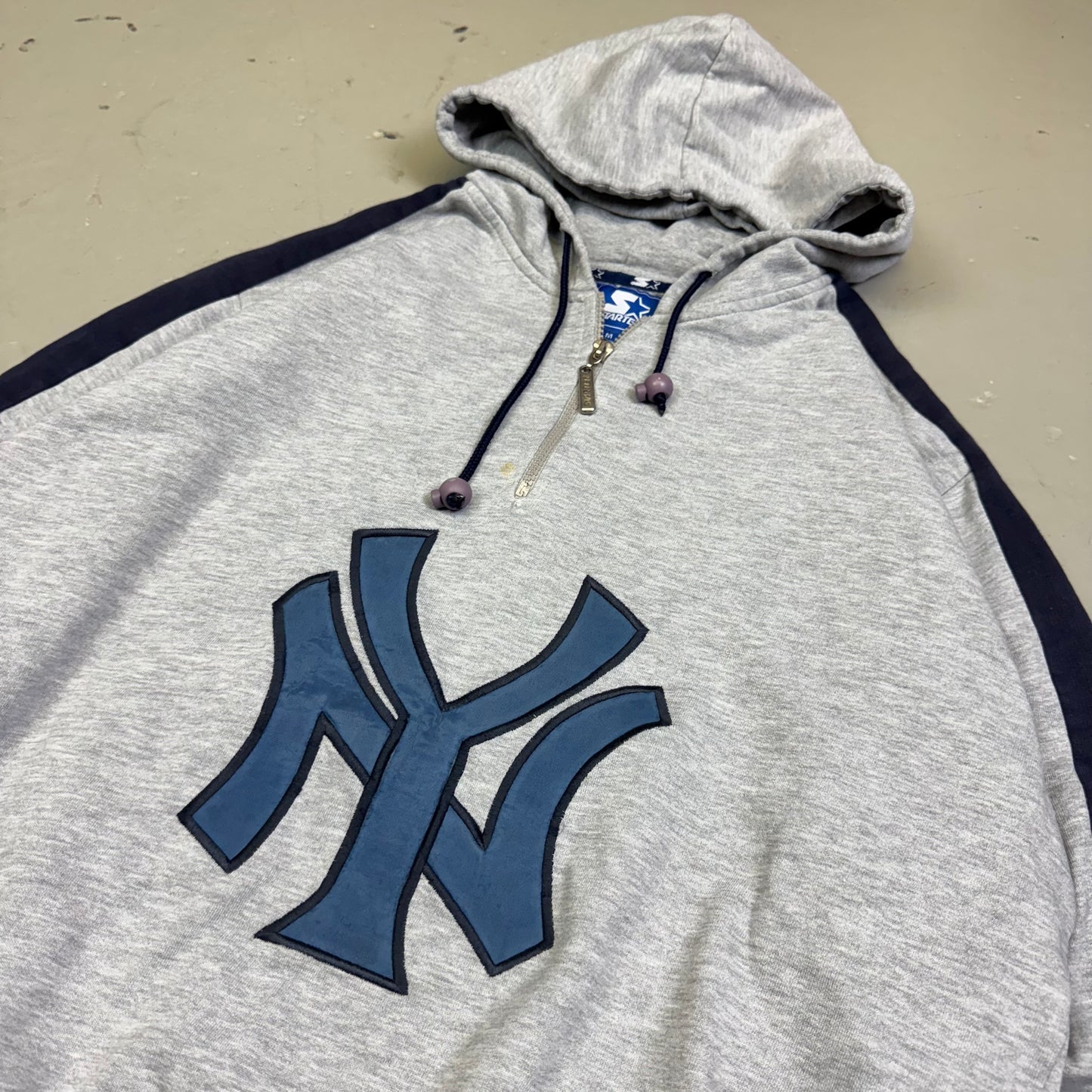2000’s Starter NY Hoodie *rare (M)