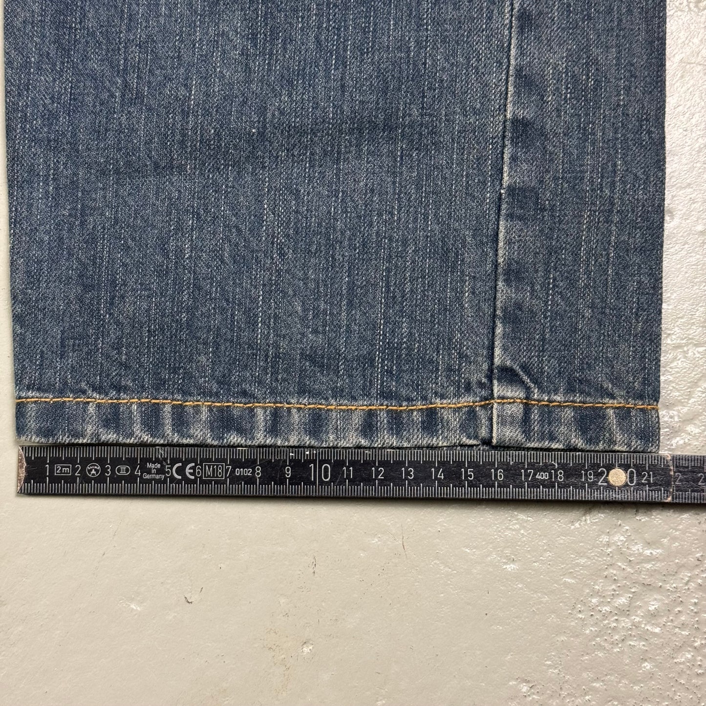 2000‘s V-Blue Japanese Baggy Jeans *rare 38x34