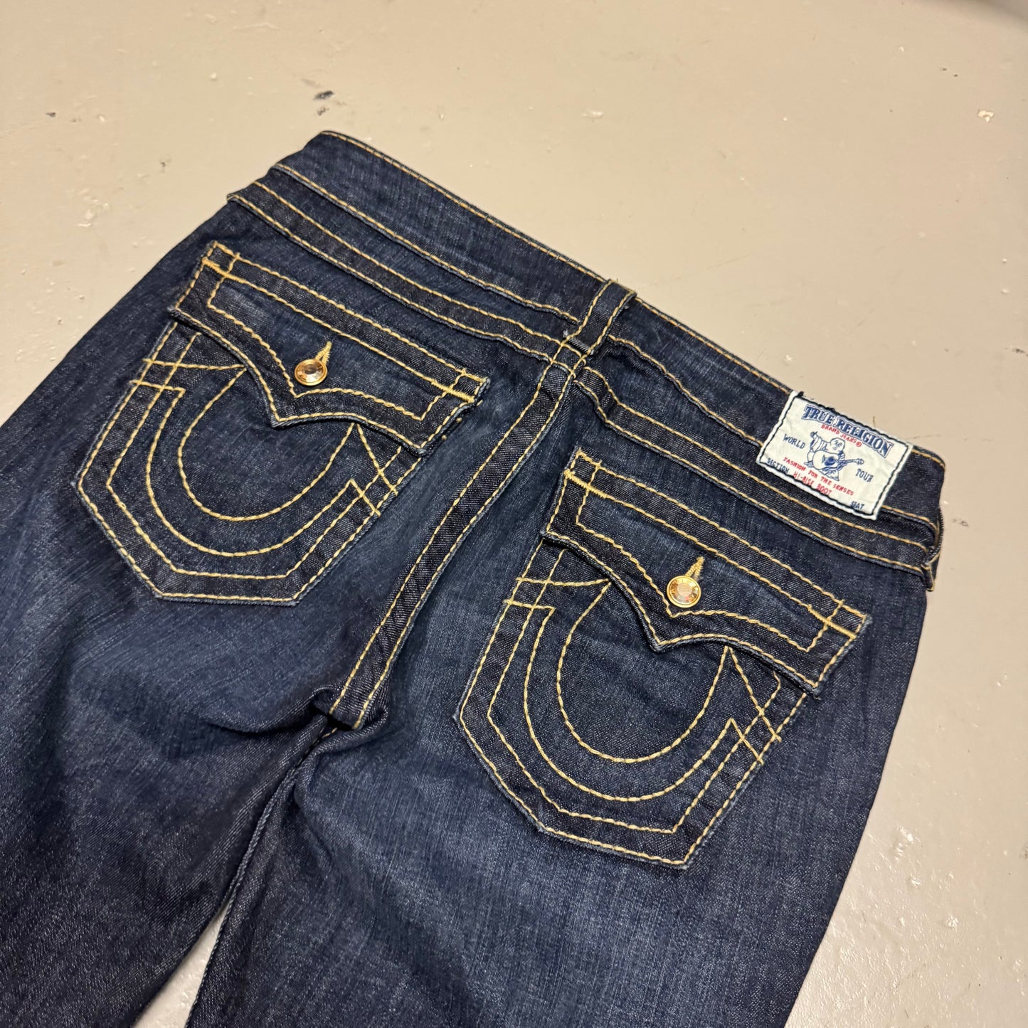 2000‘s True Religion Low Waist/Flared Jeans Women‘s 30x32