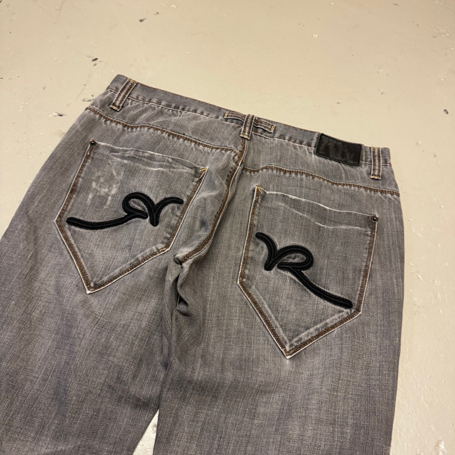 2000‘s Rocawear Hip Hop Baggy Jeans 38x32