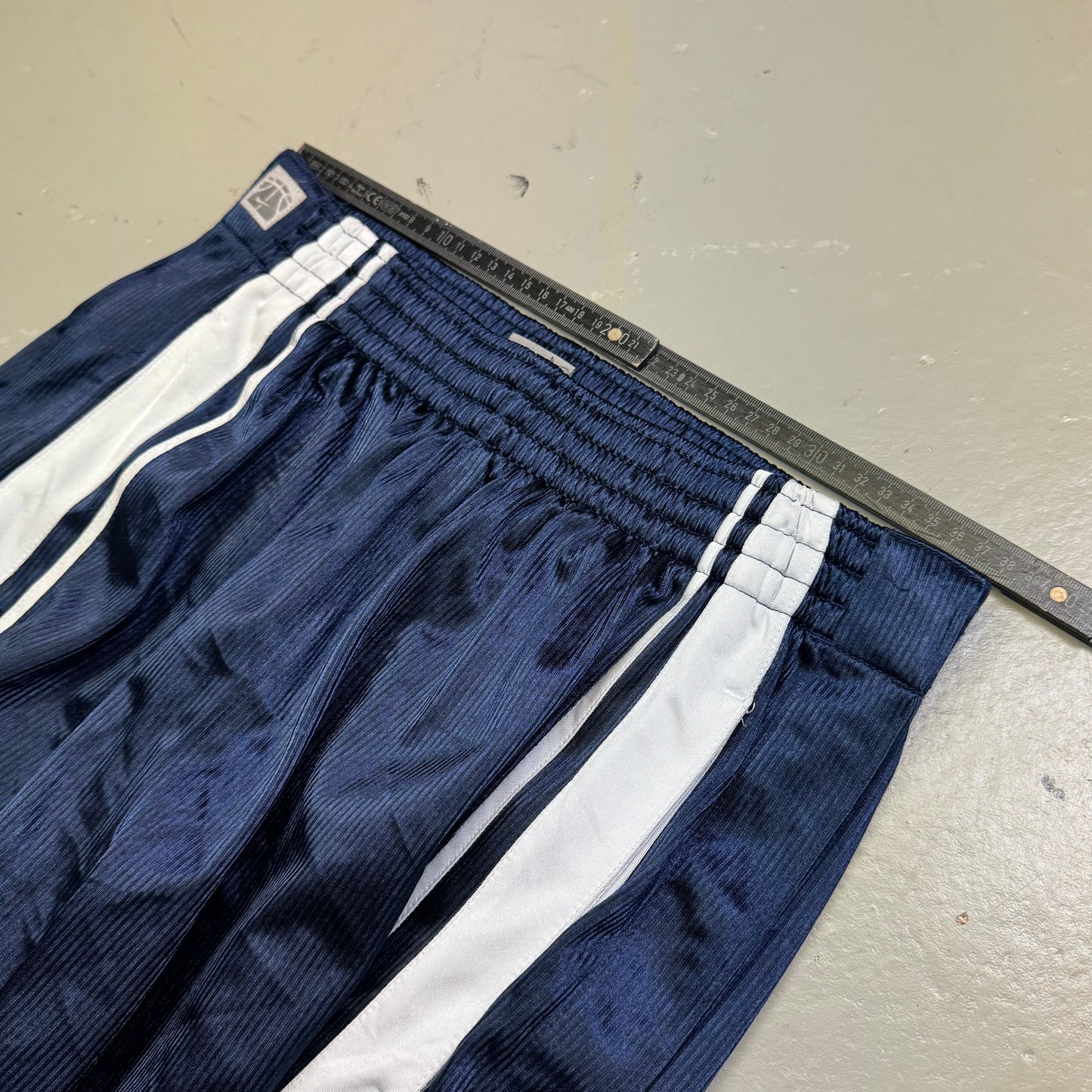 2000’s Nike Basketball Baggy Trackpants *very rare (L)