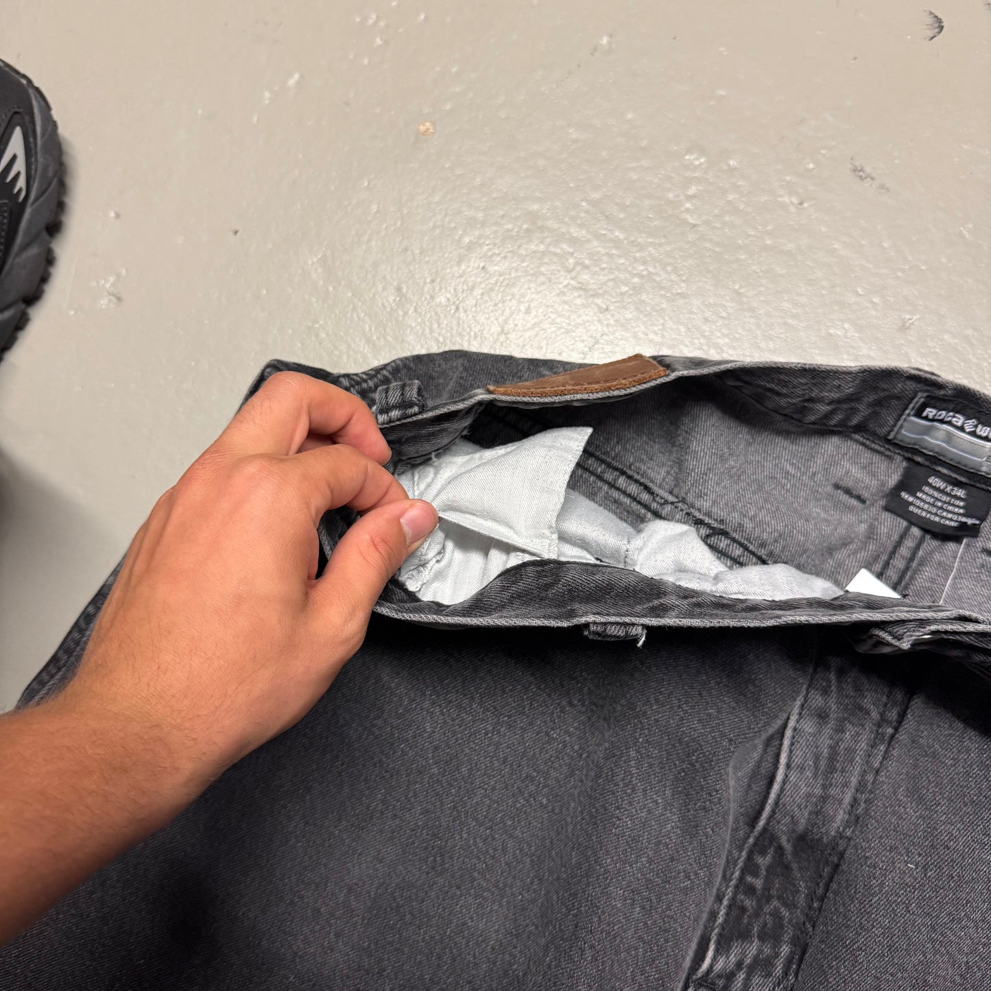 2000‘s Rocawear Hip Hop Shorts/Jorts (W40)
