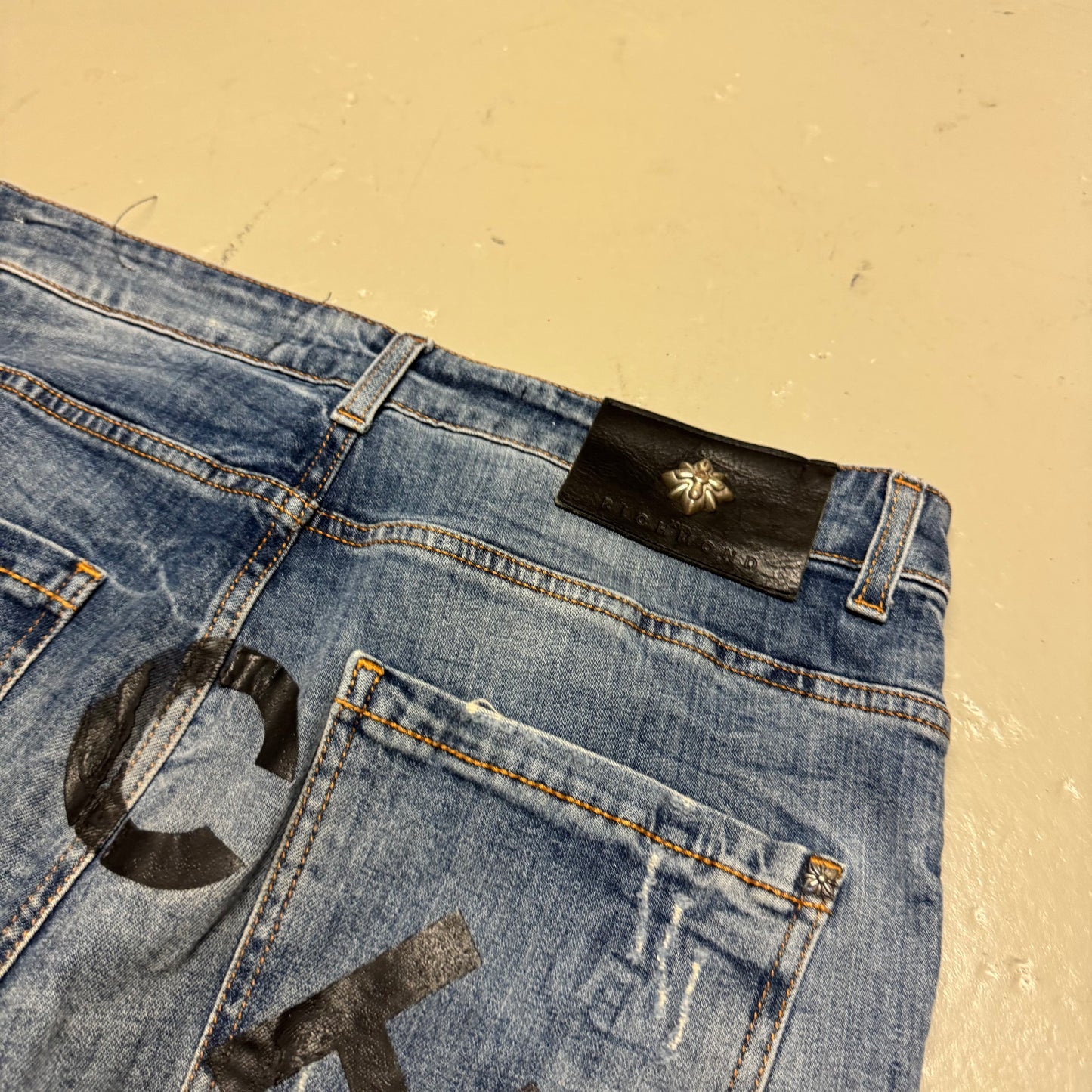 2000‘s John Richmond Shorts/Jorts Regular Fit (W32)