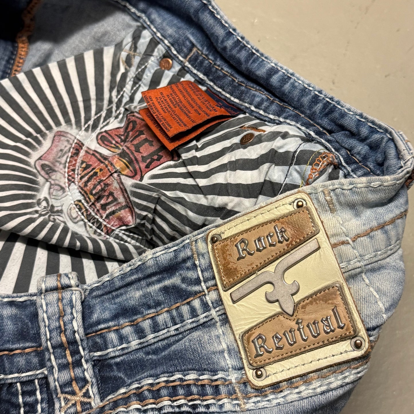 2000‘s Rock Revival Straight Jeans *rare 40x32