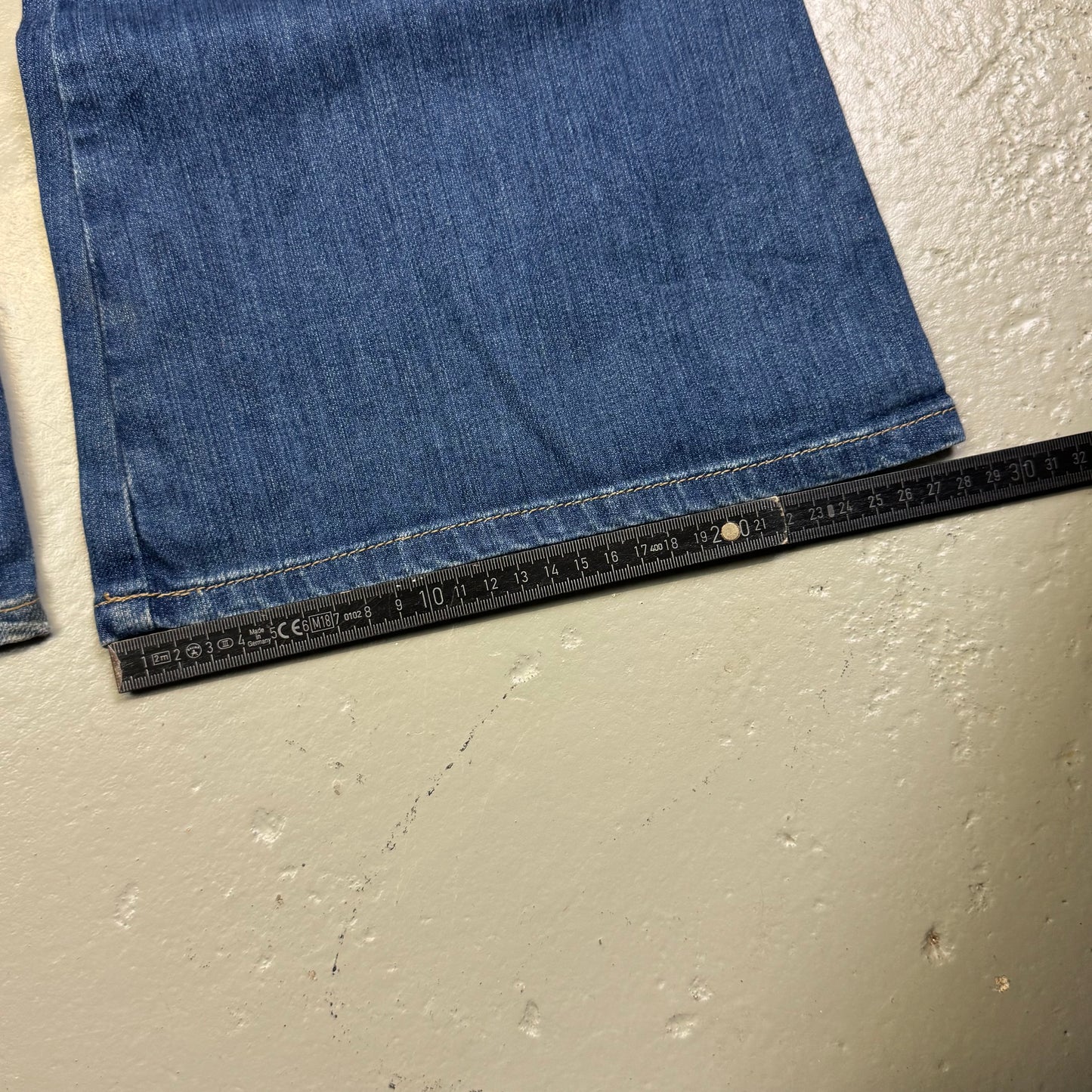 2000’s Gas Low Waist Bootcut Jeans Women’s (Size 27)