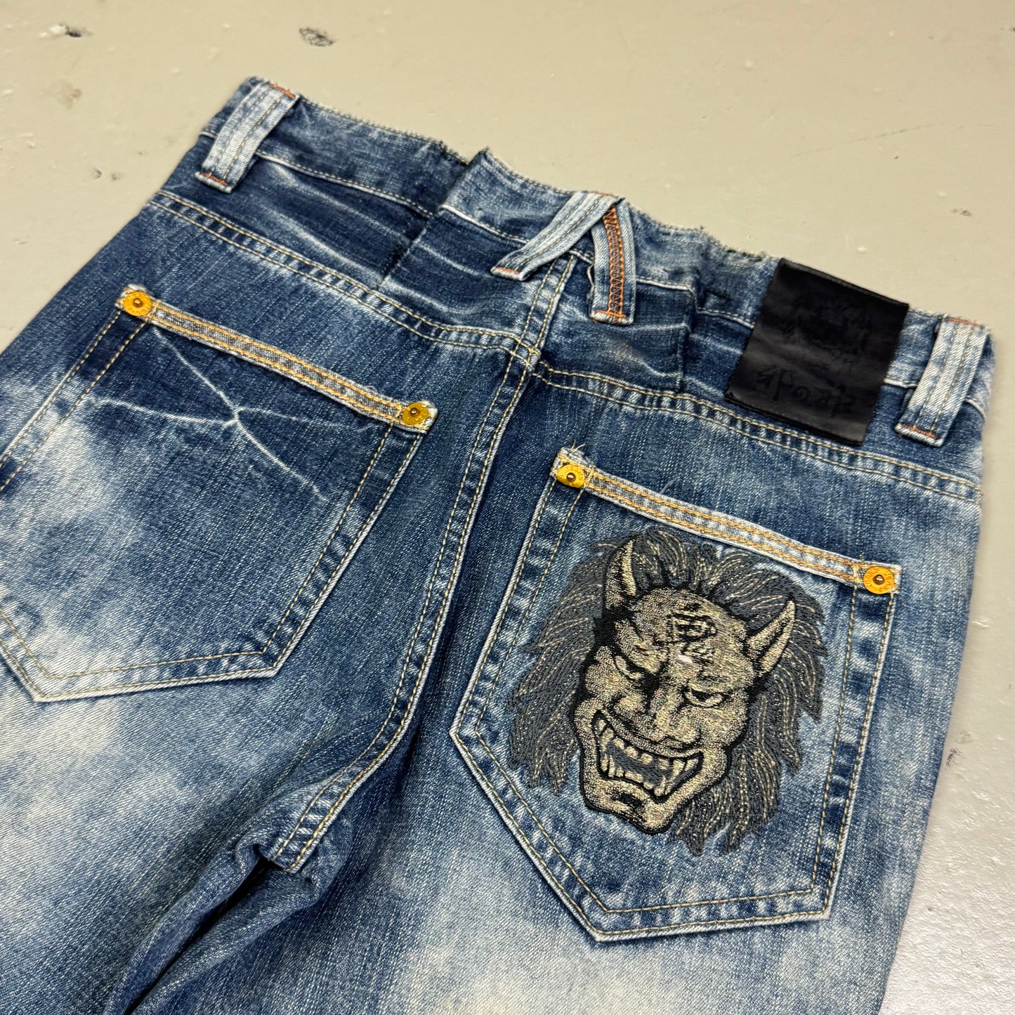 2000’s Big Group Japanese Straight Jeans *rare 29x28
