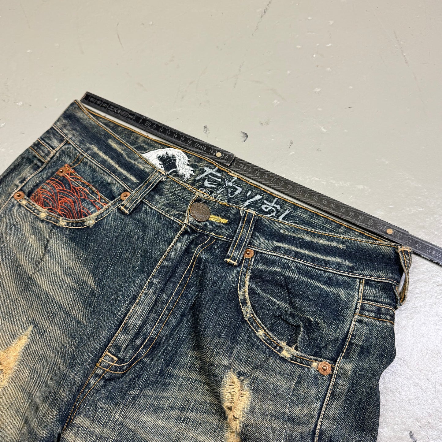 2000‘s Osaka Big Train Japanese Baggy Jeans *very rare 32x33