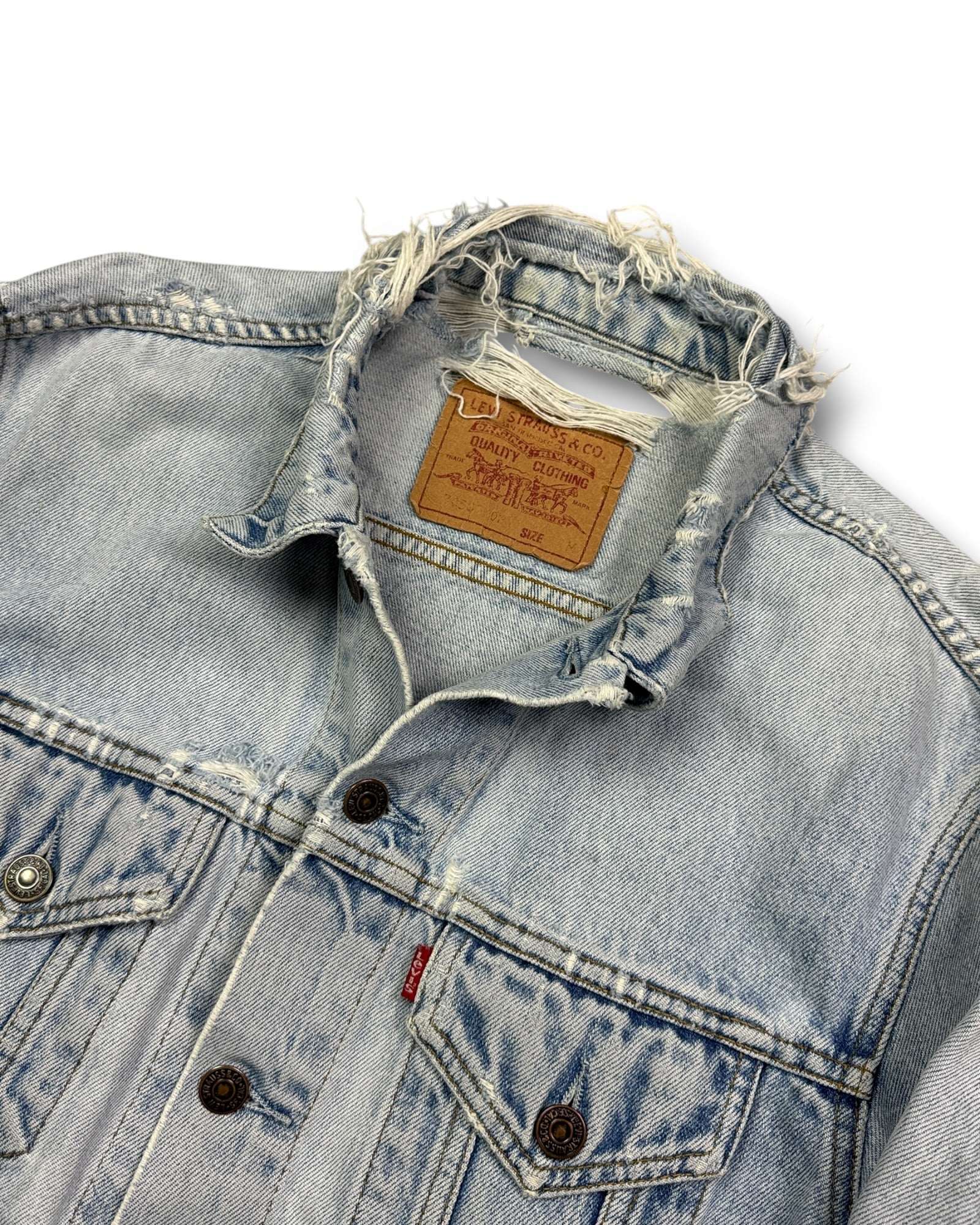1990's Levi's Distressed Denim Jacket *very rare (M)