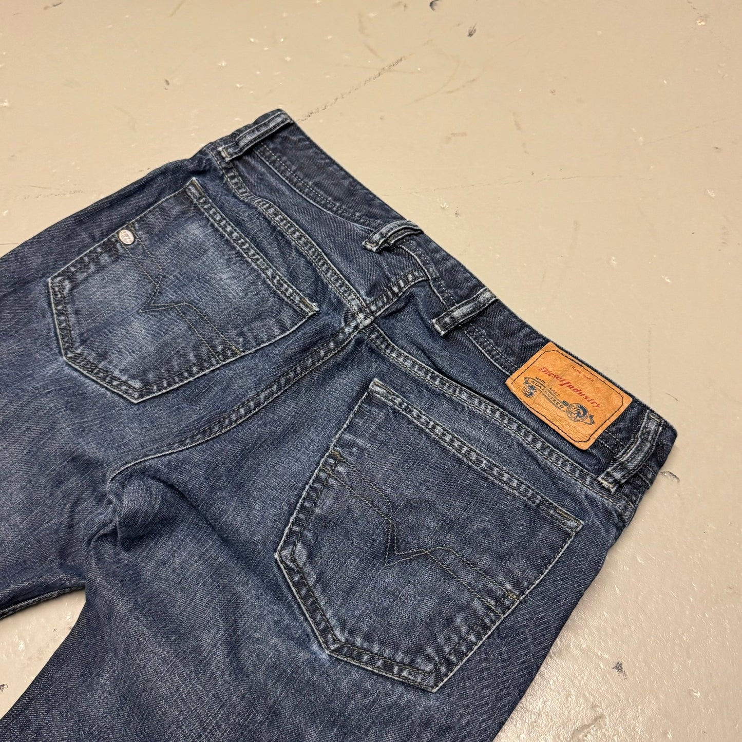 00‘s Diesel Jeans 30x28 - Lennys Vintage