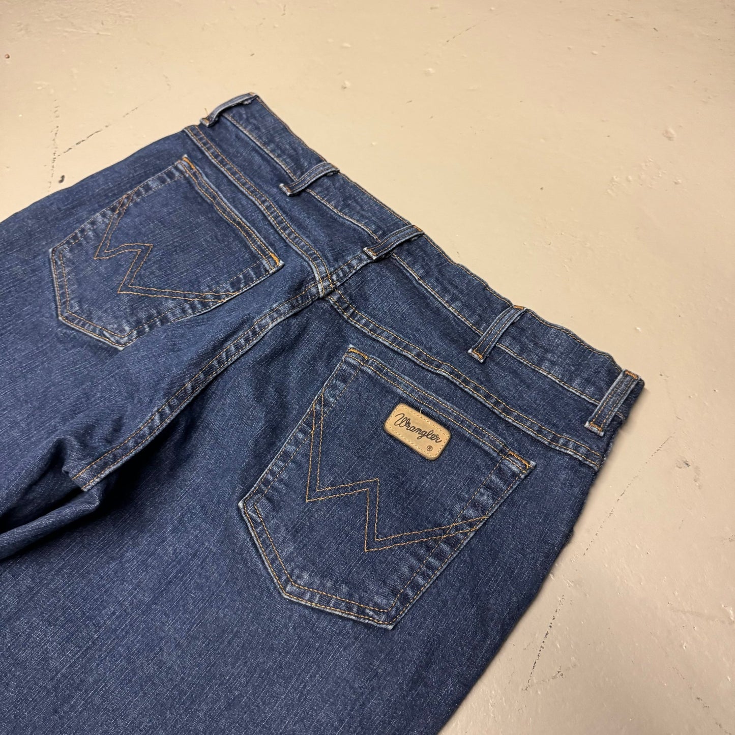 00‘s Wrangler Jeans 36x32 - Lennys Vintage
