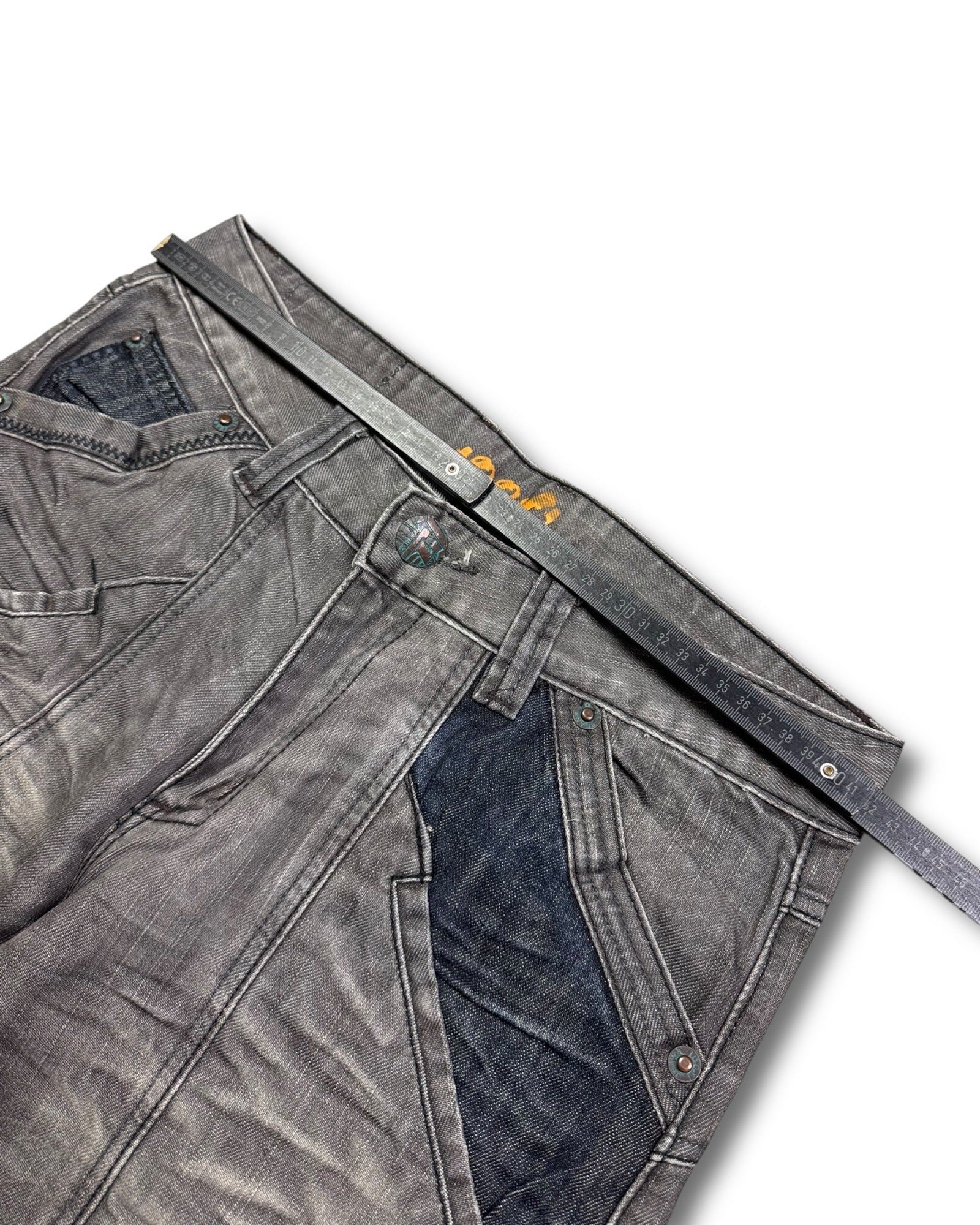 2000's 100yi Japanese Straight/Baggy Jeans *rare 32x34 (M)