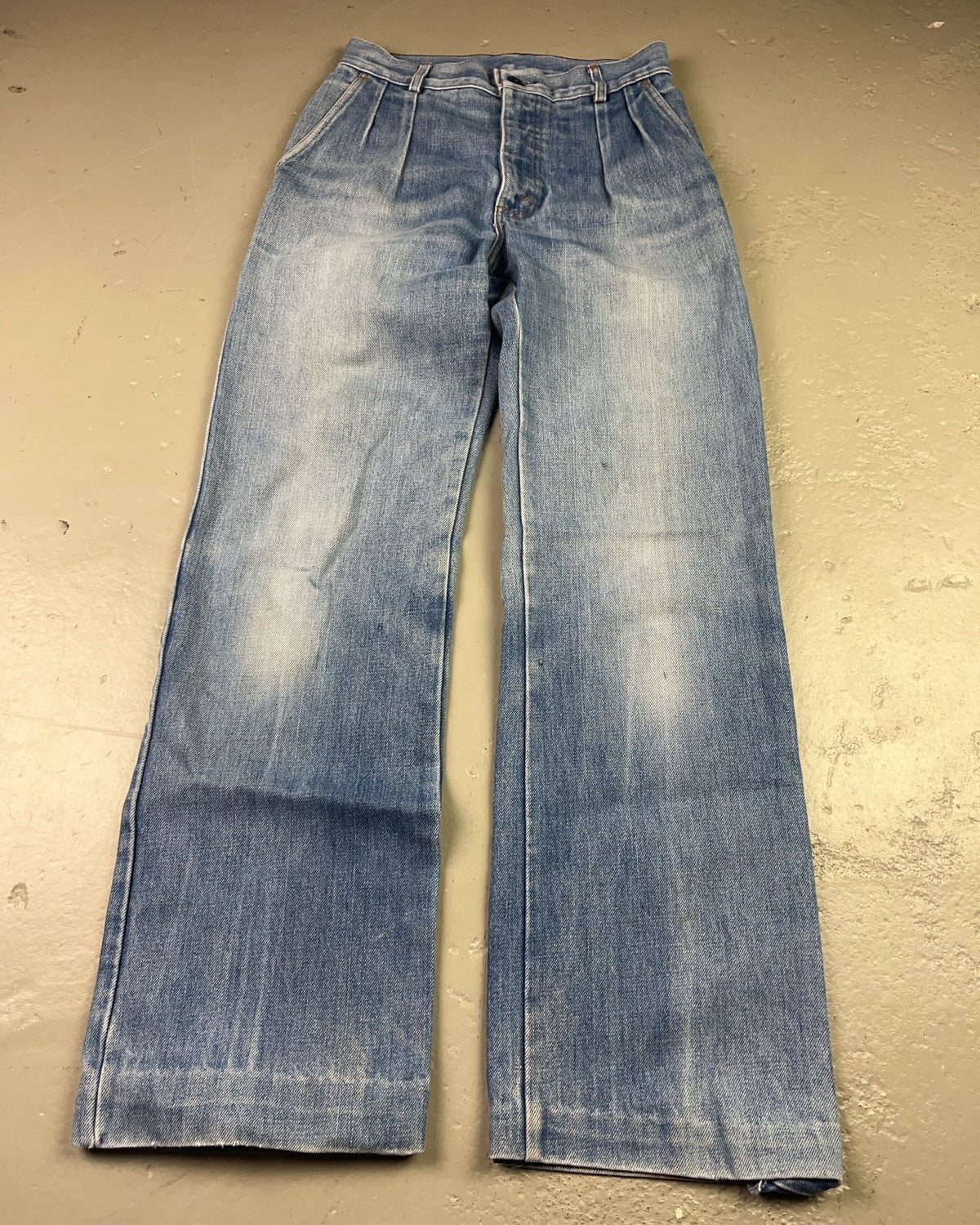 1980's Levi´s Baggy Jeans Women's *very rare 25x30 (XS) - Lennys Vintage