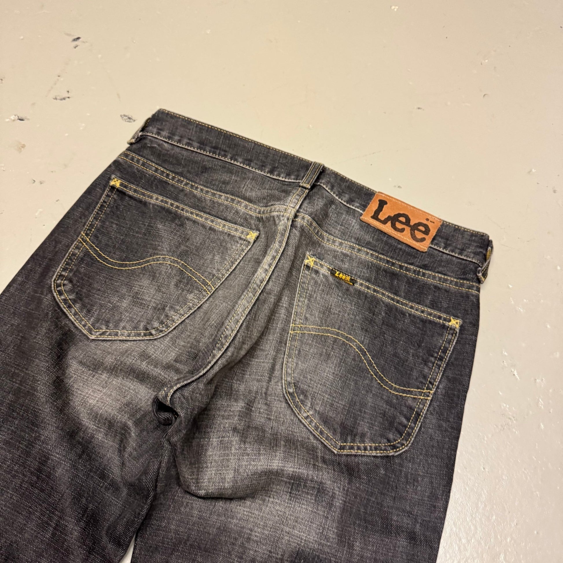1990‘s Lee Bootcut Jeans *rare 30x32 - Lennys Vintage