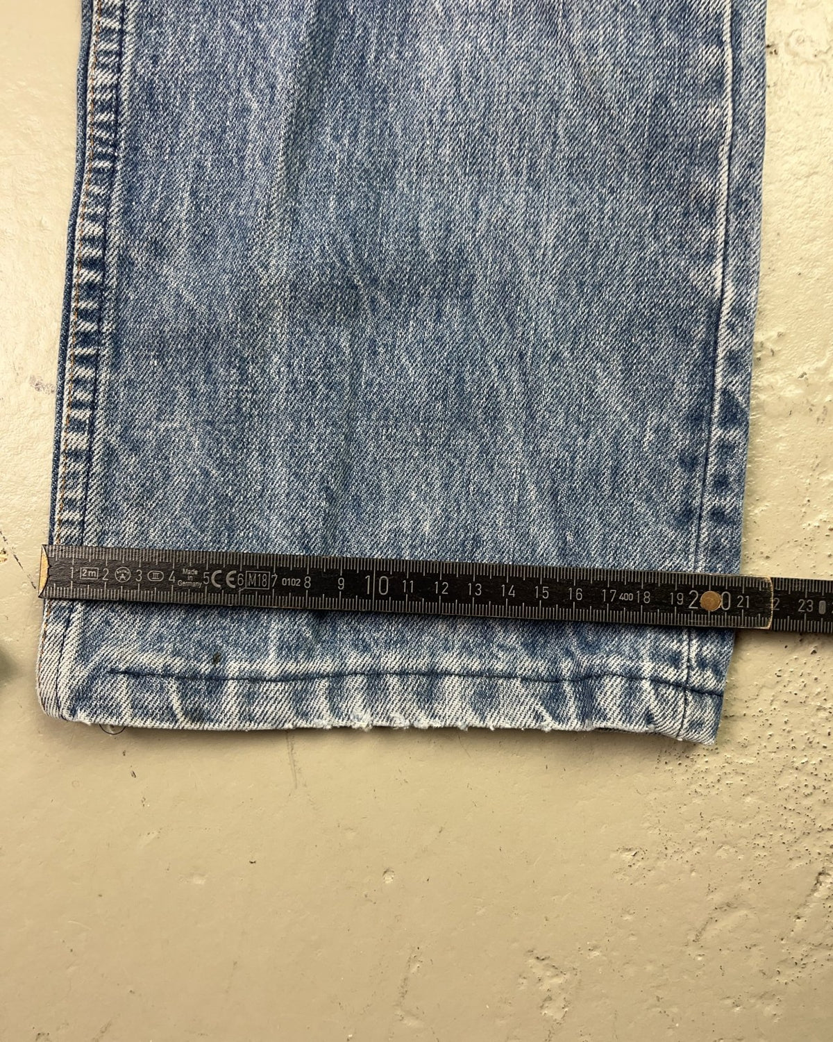 1990's Levi Strauss & Co. Straight Jeans * 31x28 (M) - Lennys Vintage