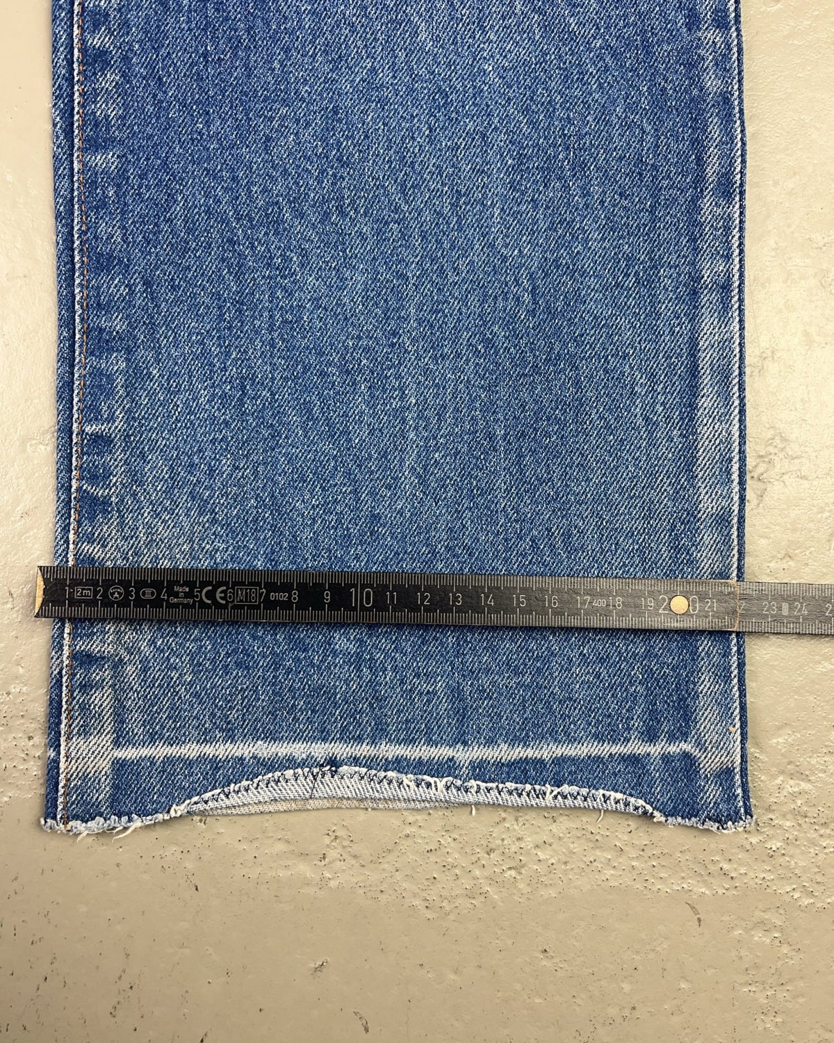 1990's Levi's Baggy Jeans * 32x32 (L) - Lennys Vintage