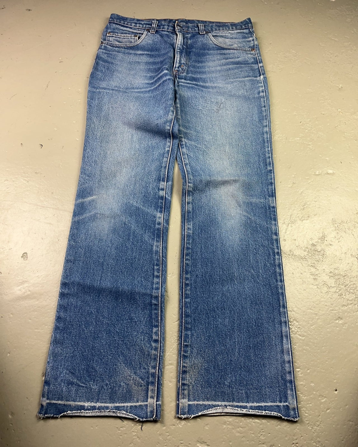 1990's Levi's Baggy Jeans * 32x32 (L) - Lennys Vintage