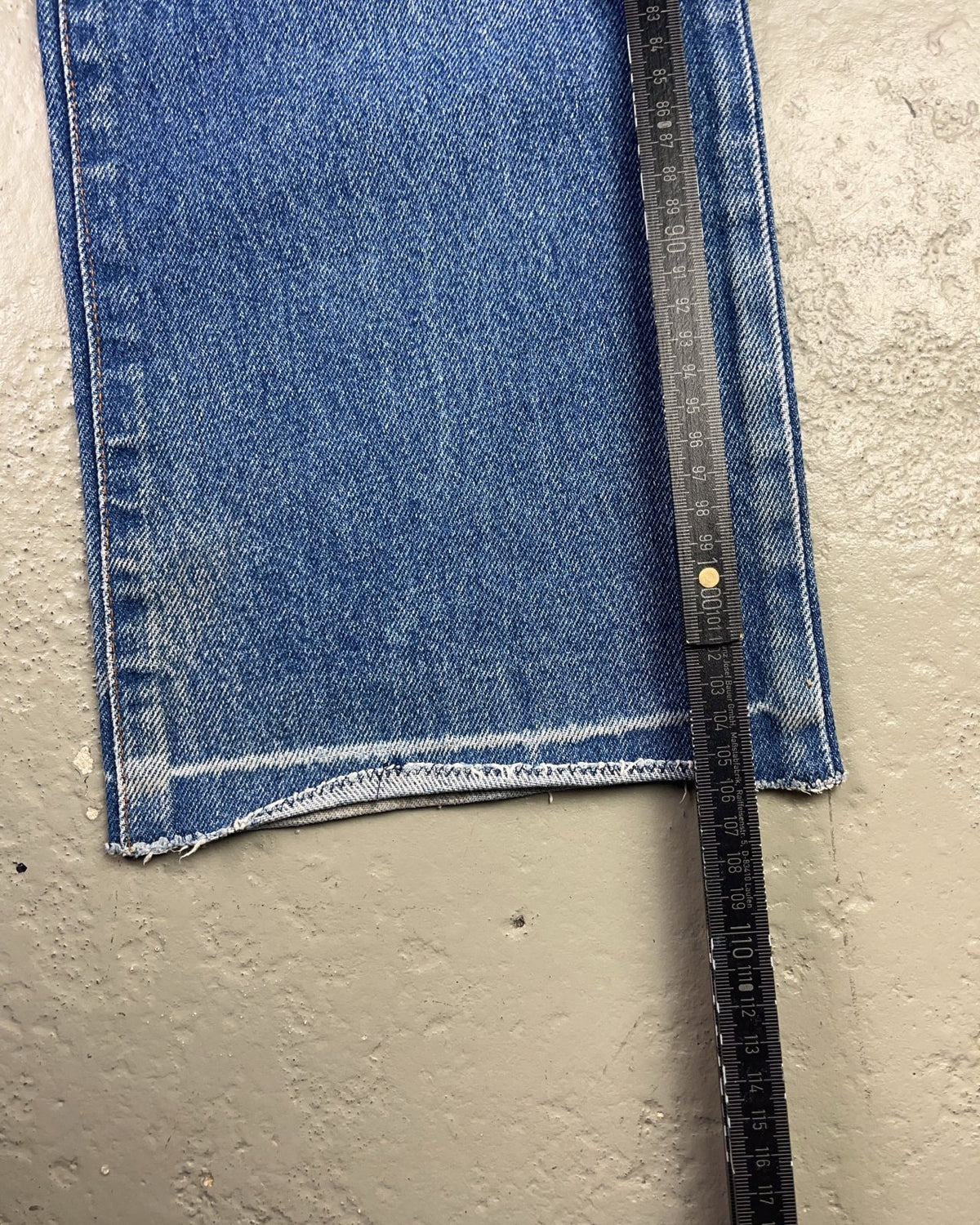 1990's Levi's Baggy Jeans * 32x32 (L) - Lennys Vintage