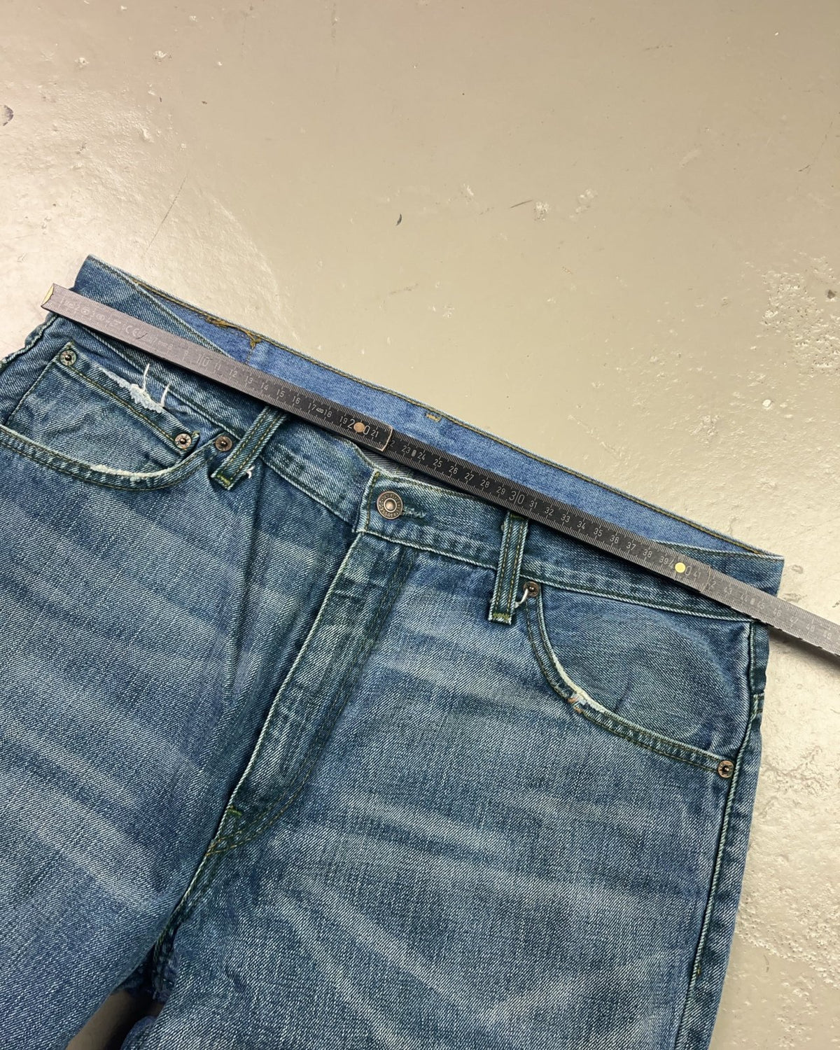 1990's Levi's Baggy/Bootcut Jeans * W36 (XL) - Lennys Vintage