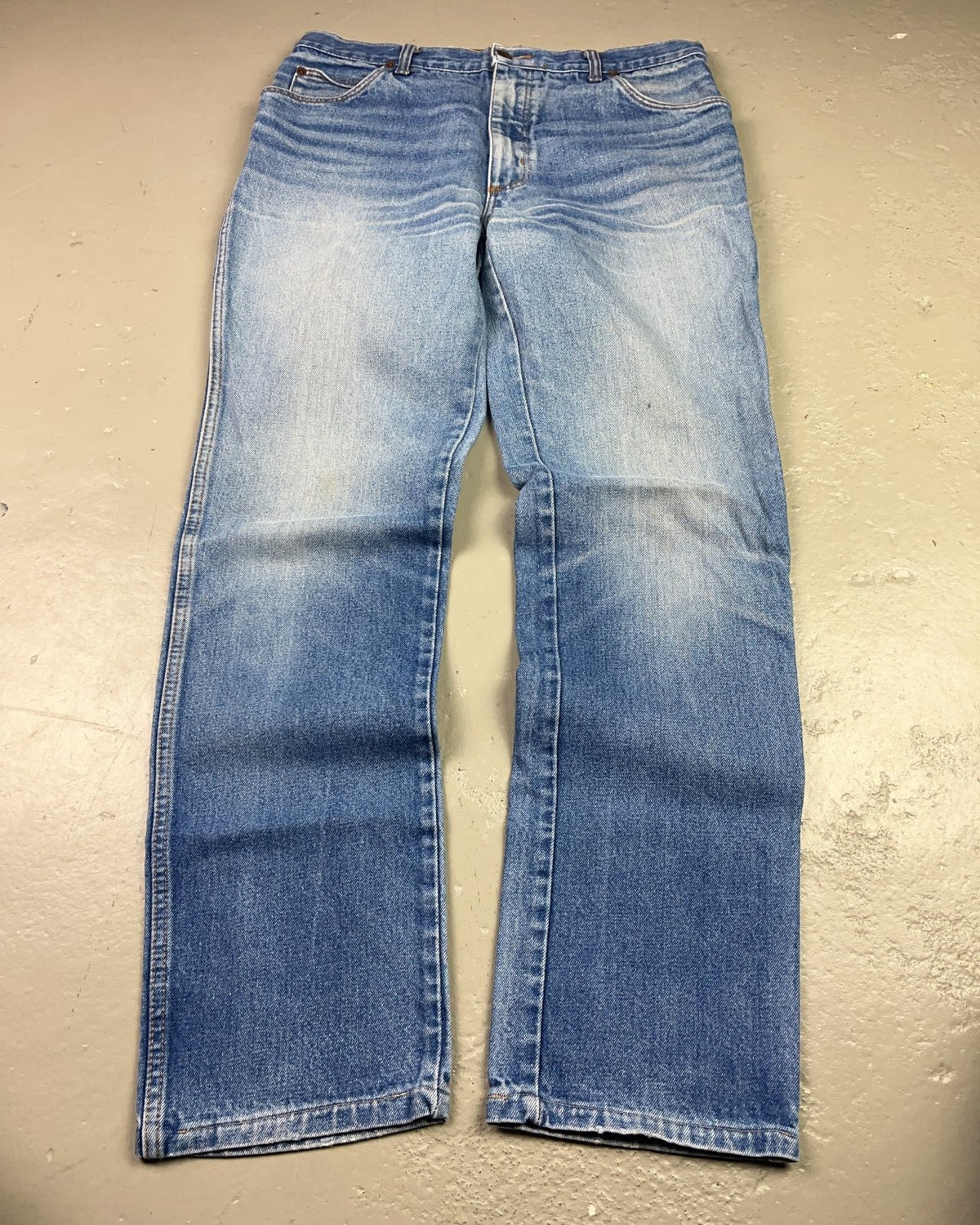 1990's Wrangler Straight Jeans *rare 33x32 (L) - Lennys Vintage