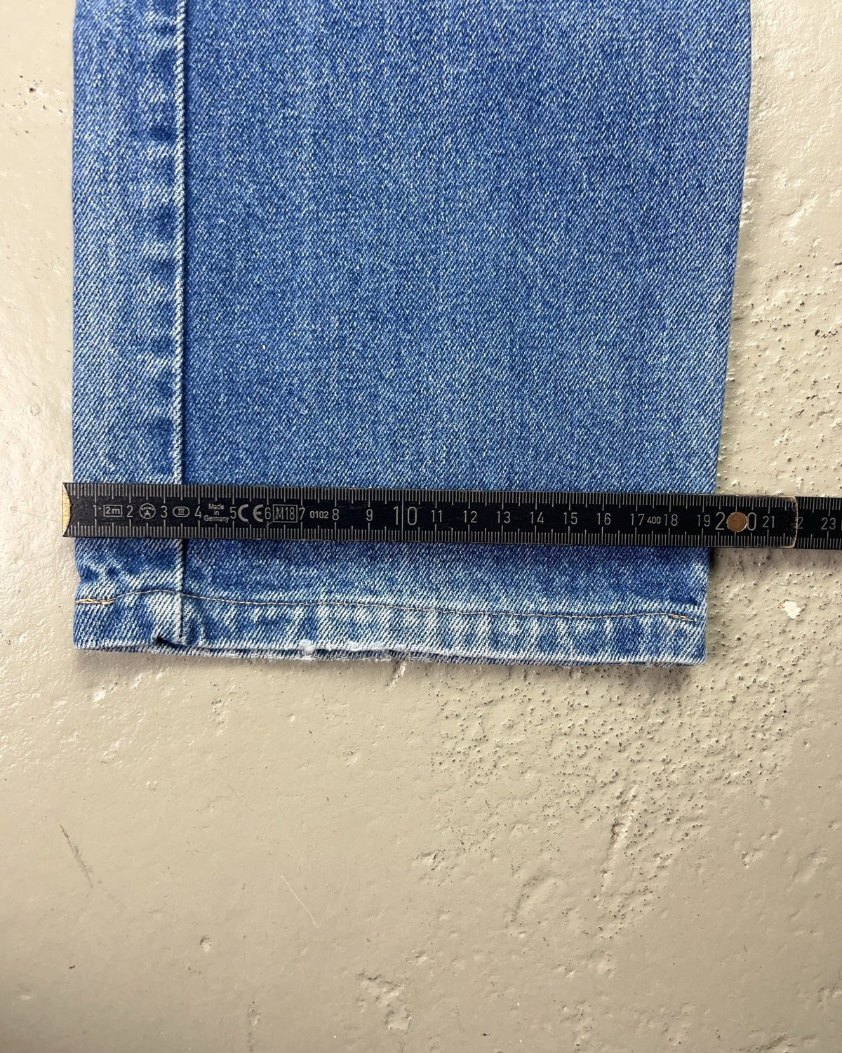 1990's Wrangler Straight Jeans *rare 33x32 (L) - Lennys Vintage