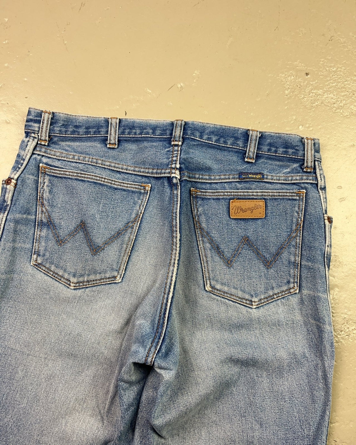 1990's Wrangler Straight Jeans *rare 33x32 (L) - Lennys Vintage
