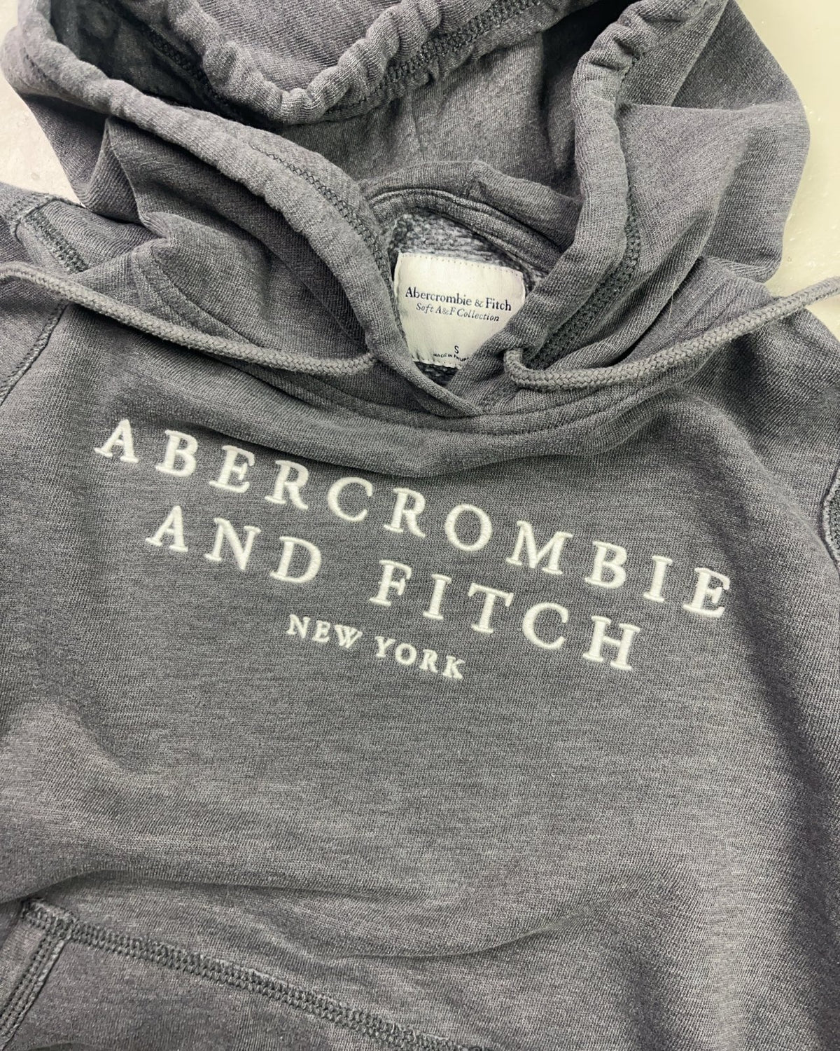 2000's Abercrombie & Fitch Hoodie Women's * (S) - Lennys Vintage