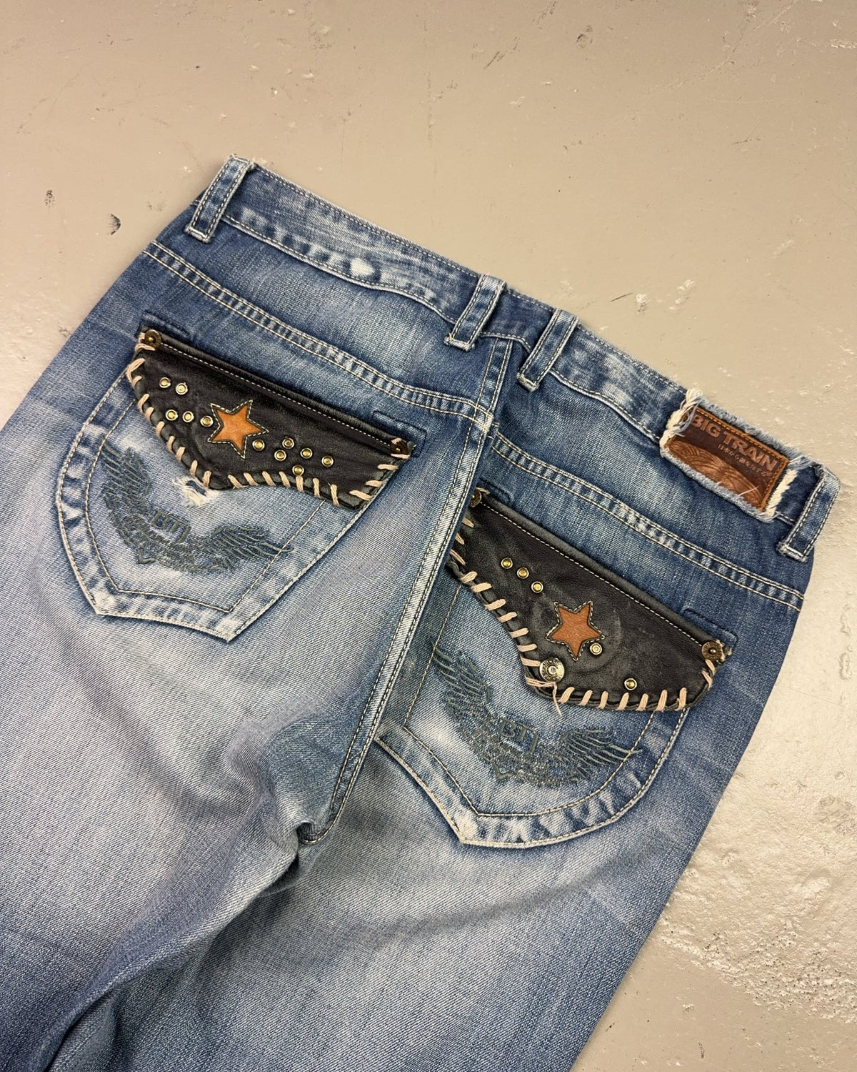 2000's Big Train Japanese Baggy/Bootcut Jeans *very rare 34x30 (L) - Lennys Vintage