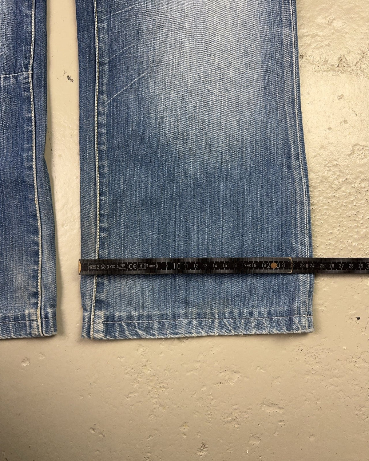 2000's Big Train Japanese Baggy/Bootcut Jeans *very rare 34x30 (L) - Lennys Vintage