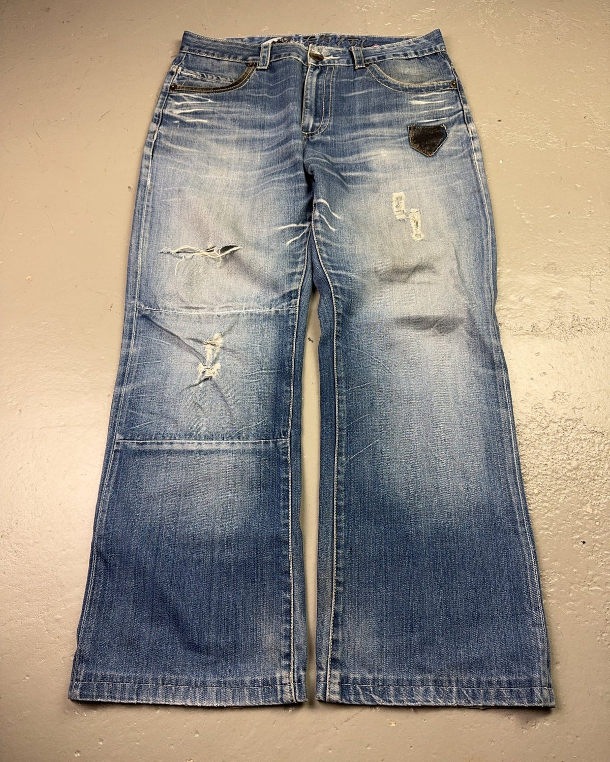 2000's Big Train Japanese Baggy/Bootcut Jeans *very rare 34x30 (L) - Lennys Vintage