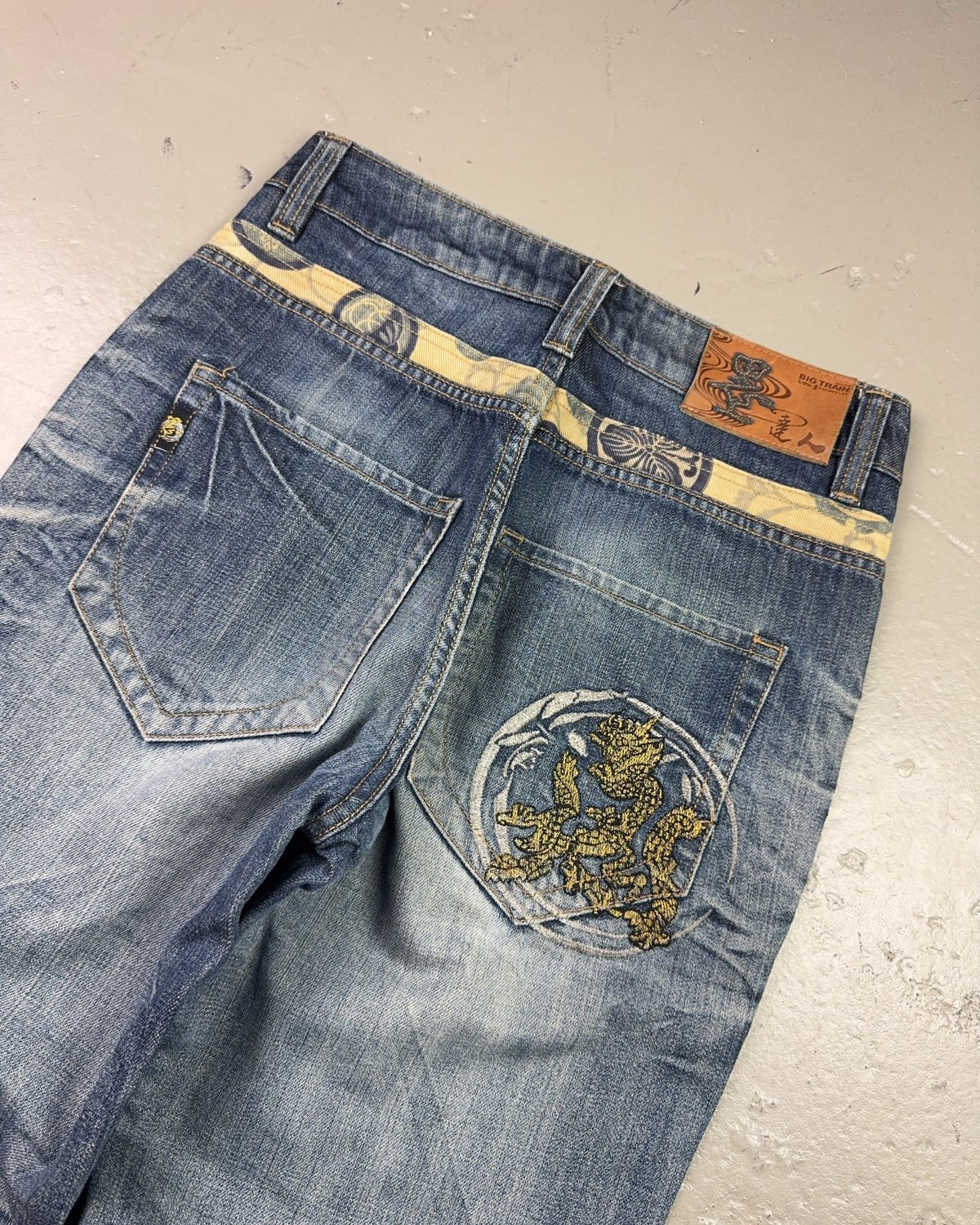 2000's Big Train Japanese Straight/Baggy Jeans *rare 26x30 (XS) - Lennys Vintage