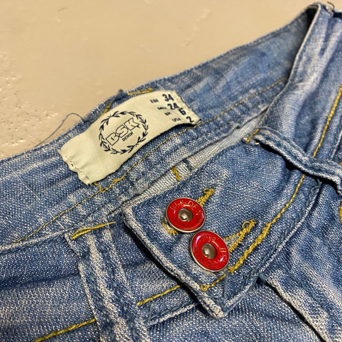 2000‘s BSK Bootcut Skinny Jeans Women’s 29x27 - Lennys Vintage