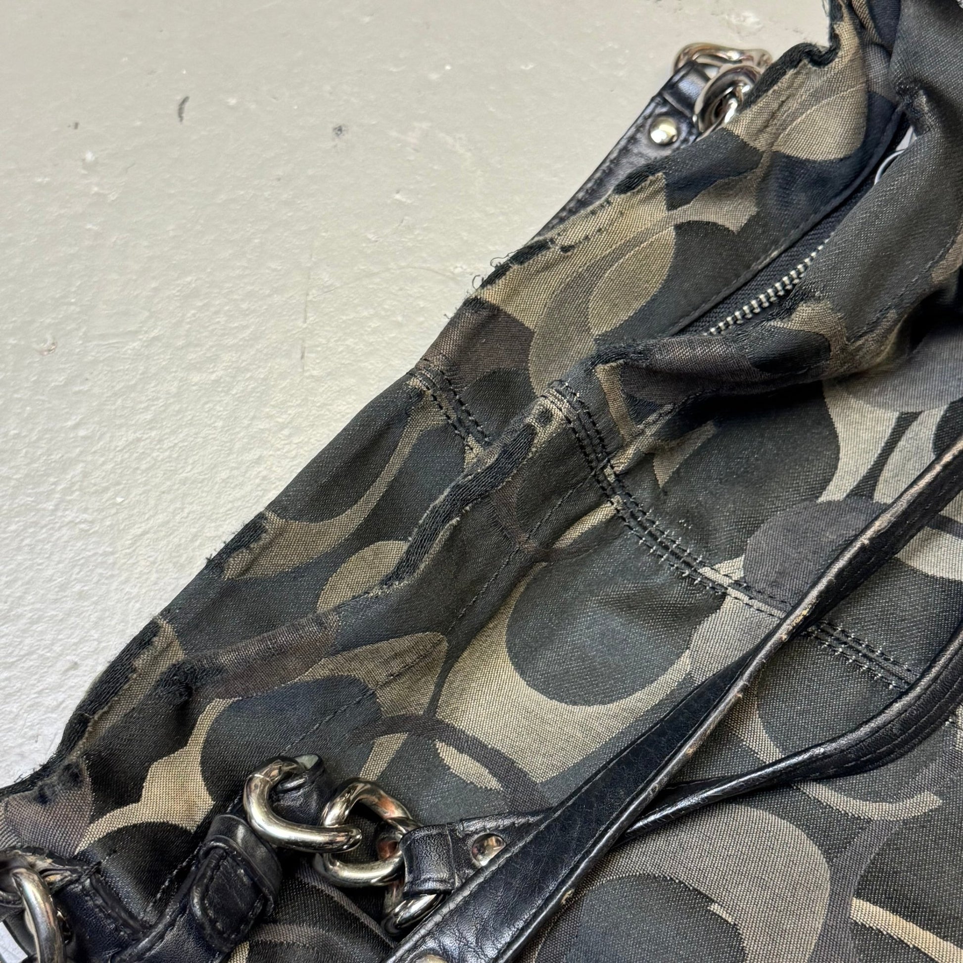 2000‘s COACH Monogram Handbag *rare - Lennys Vintage