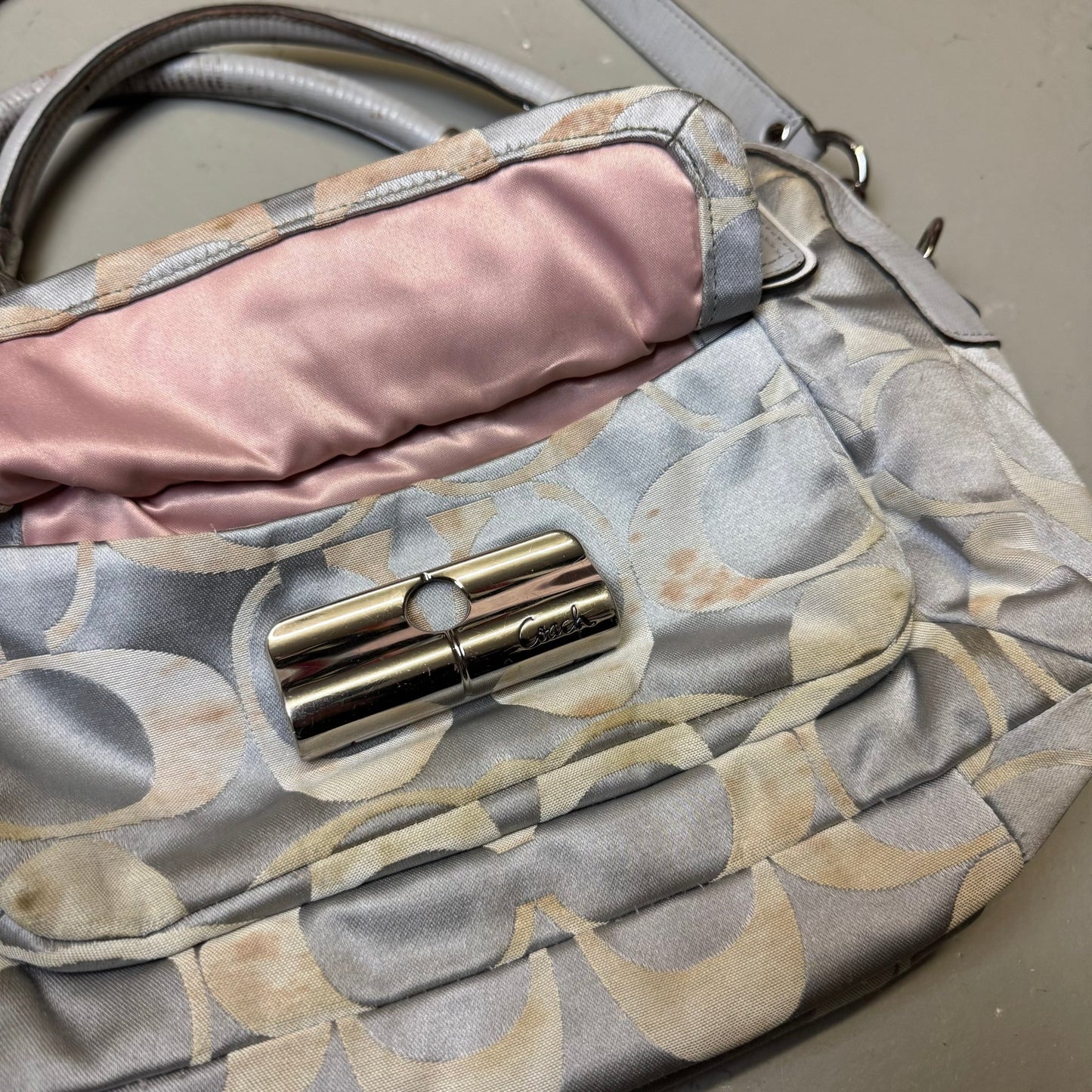 2000‘s COACH Silver Monogram Handbag *rare - Lennys Vintage