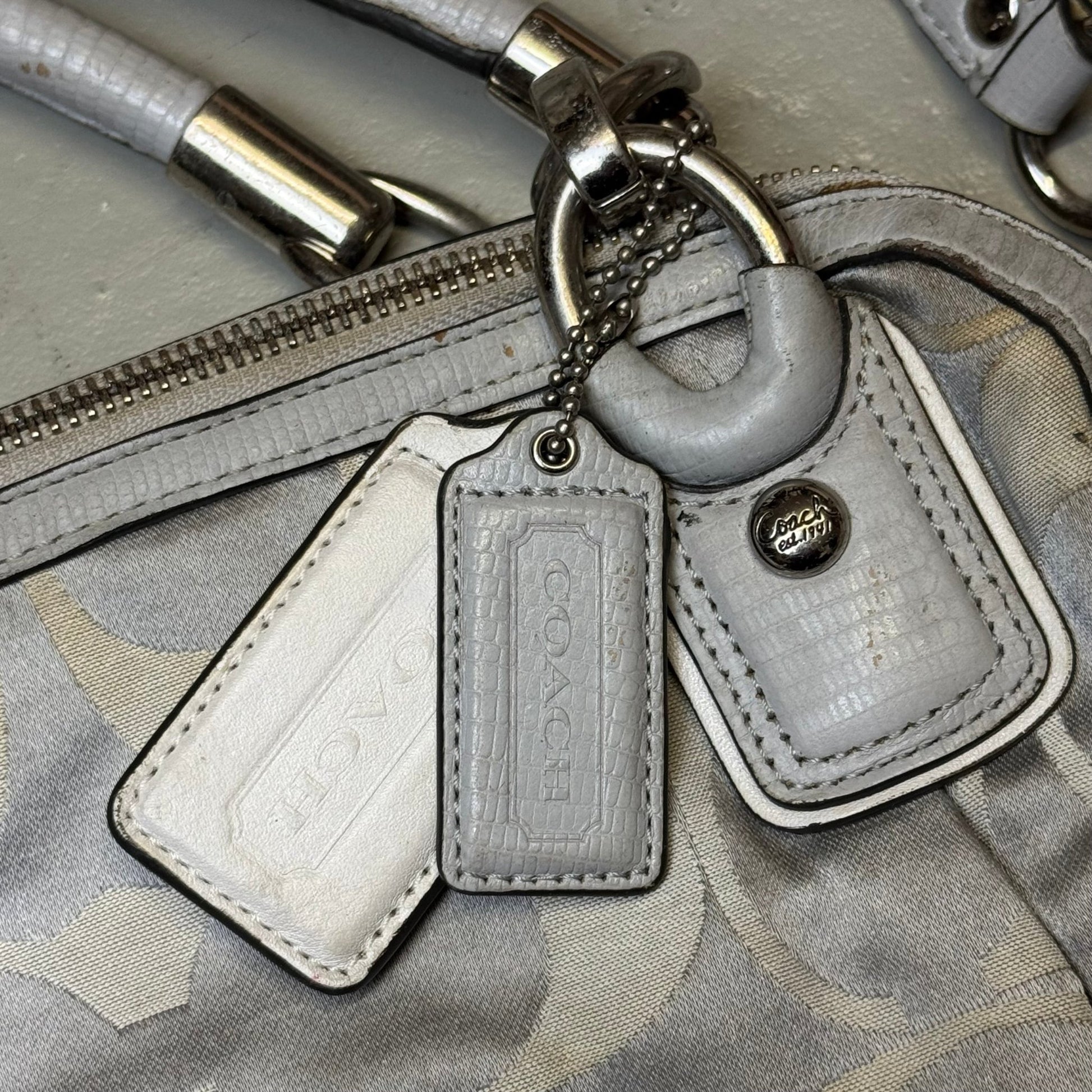 2000‘s COACH Silver Monogram Handbag *rare - Lennys Vintage