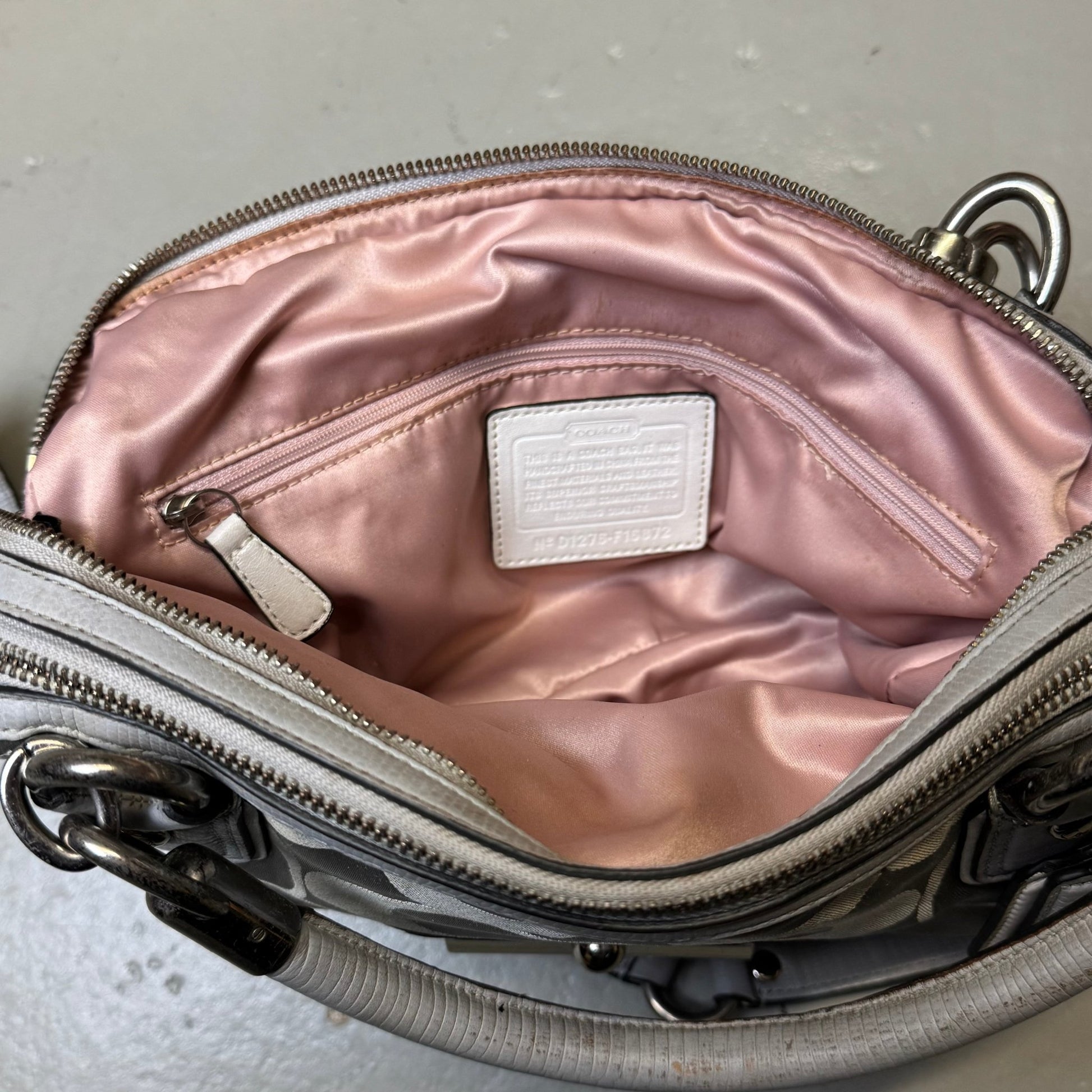 2000‘s COACH Silver Monogram Handbag *rare - Lennys Vintage