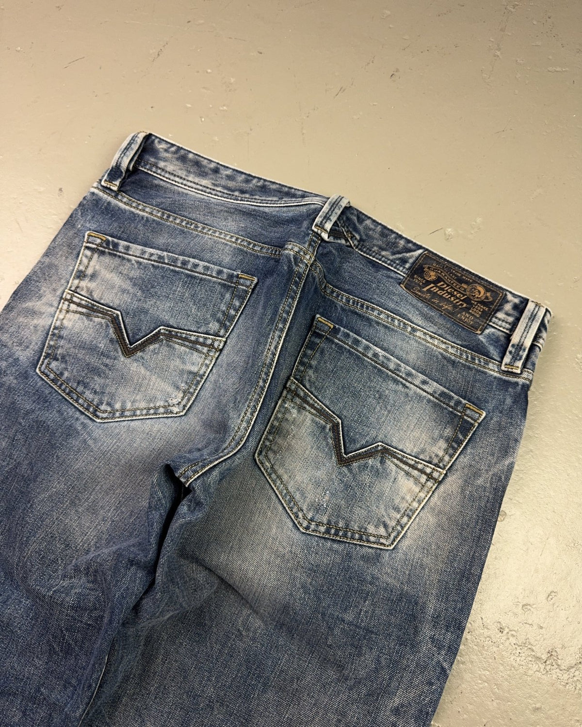 2000's Diesel Baggy Jeans *rare 34x28 (L) - Lennys Vintage