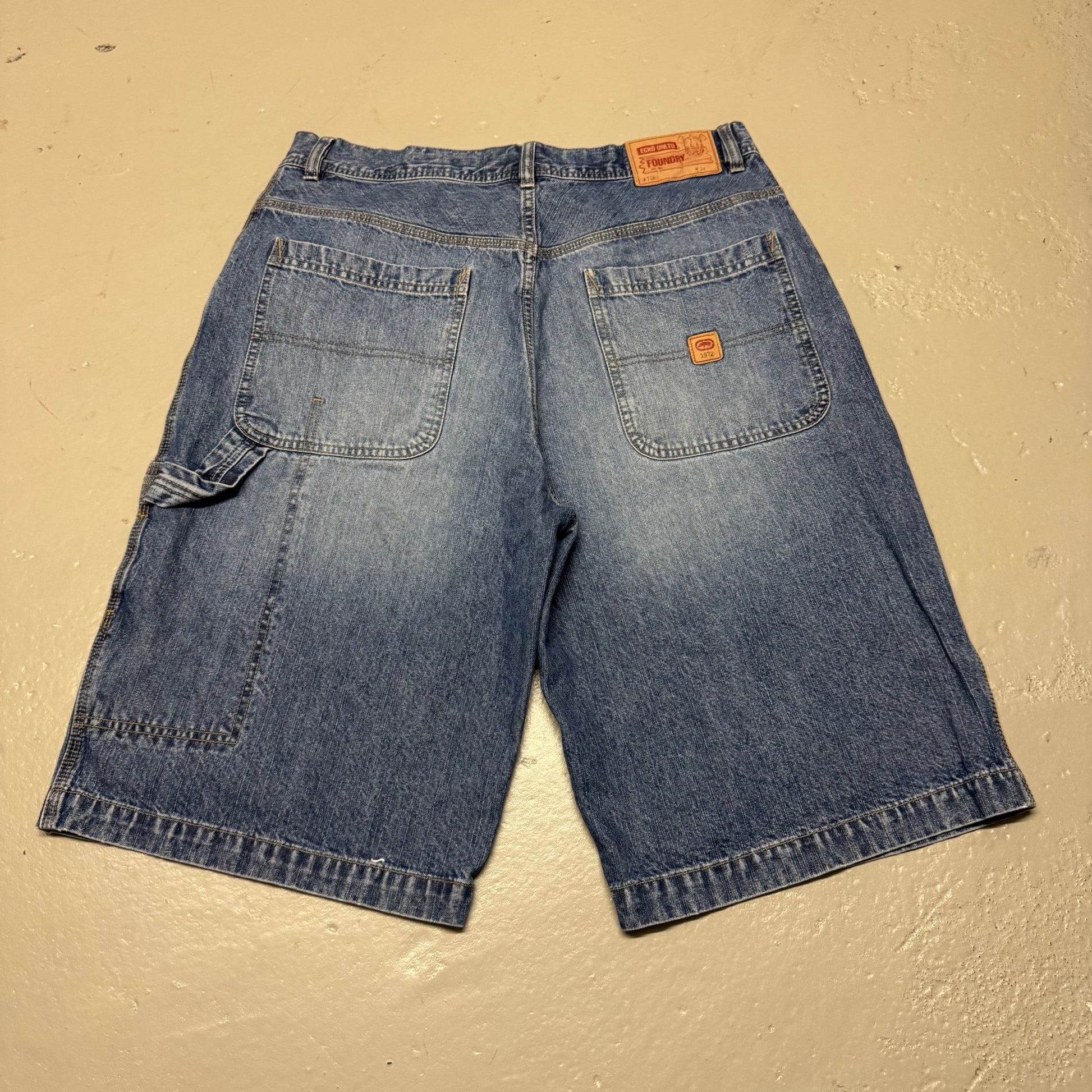2000‘s Eckō Unltd. Hip Hop Shorts/Jorts (W34) - Lennys Vintage