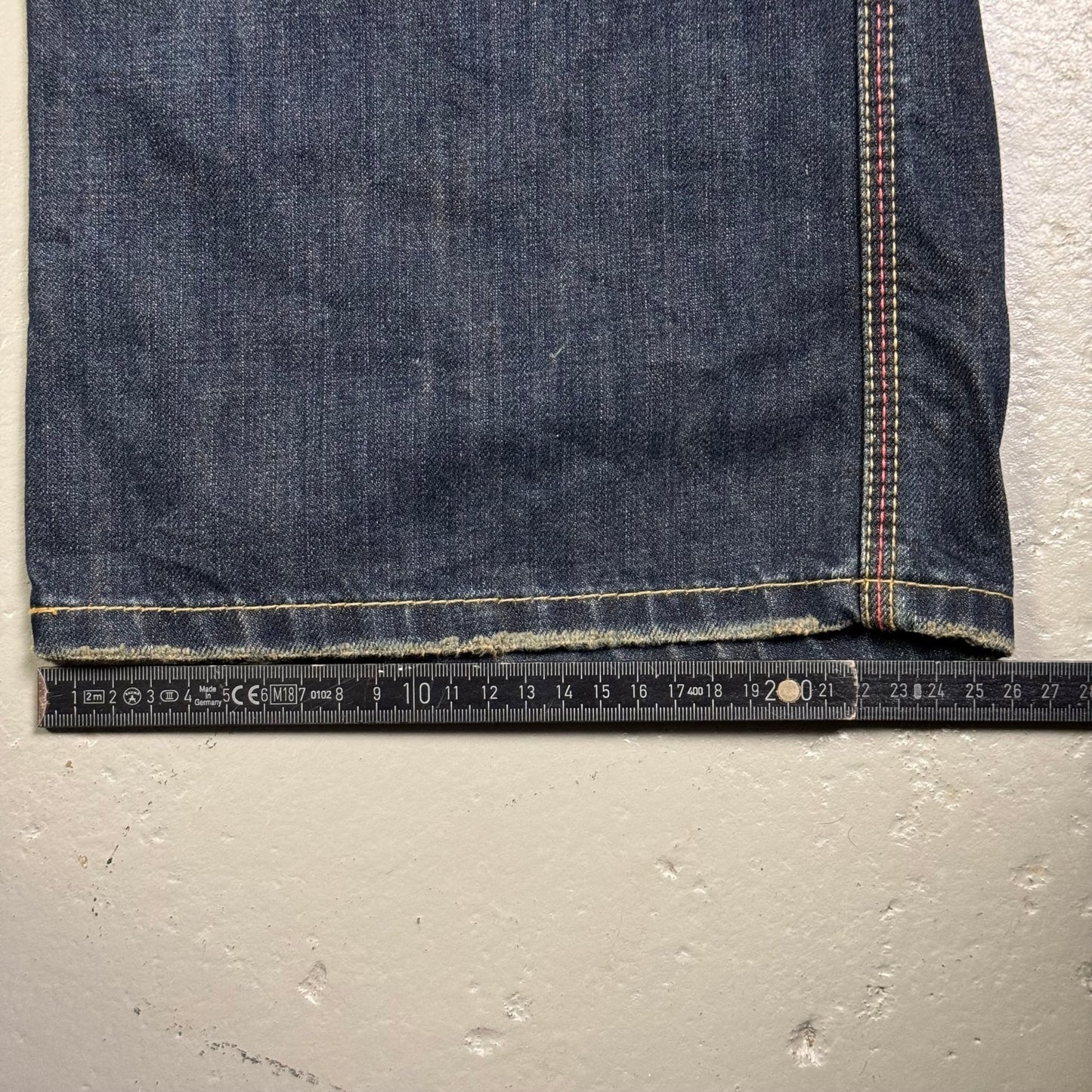 2000‘s Faded Baggy Jeans 32x34 - Lennys Vintage